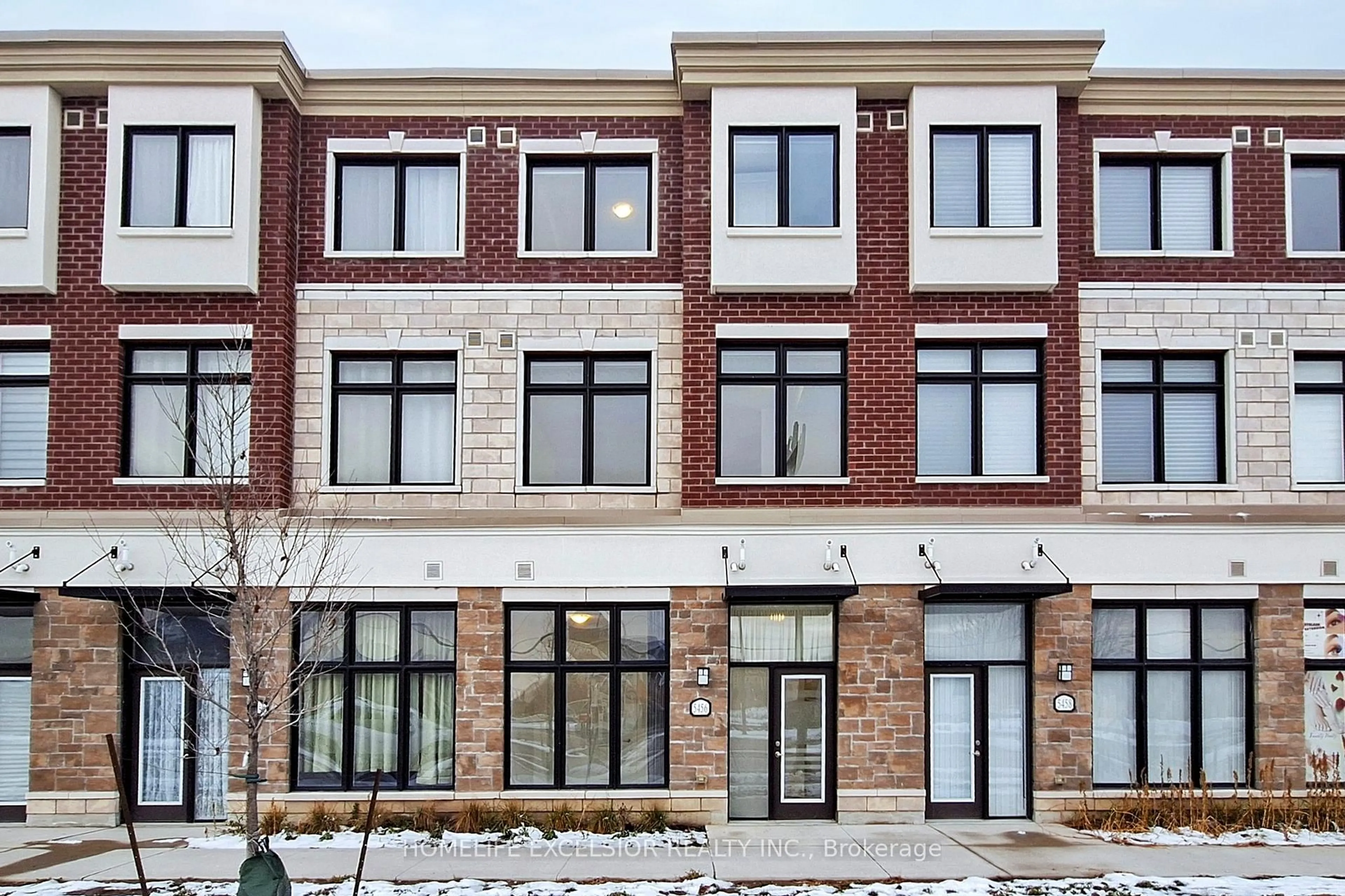 Home with brick exterior material, building for 5456 Main St, Whitchurch-Stouffville Ontario L4A 4W8