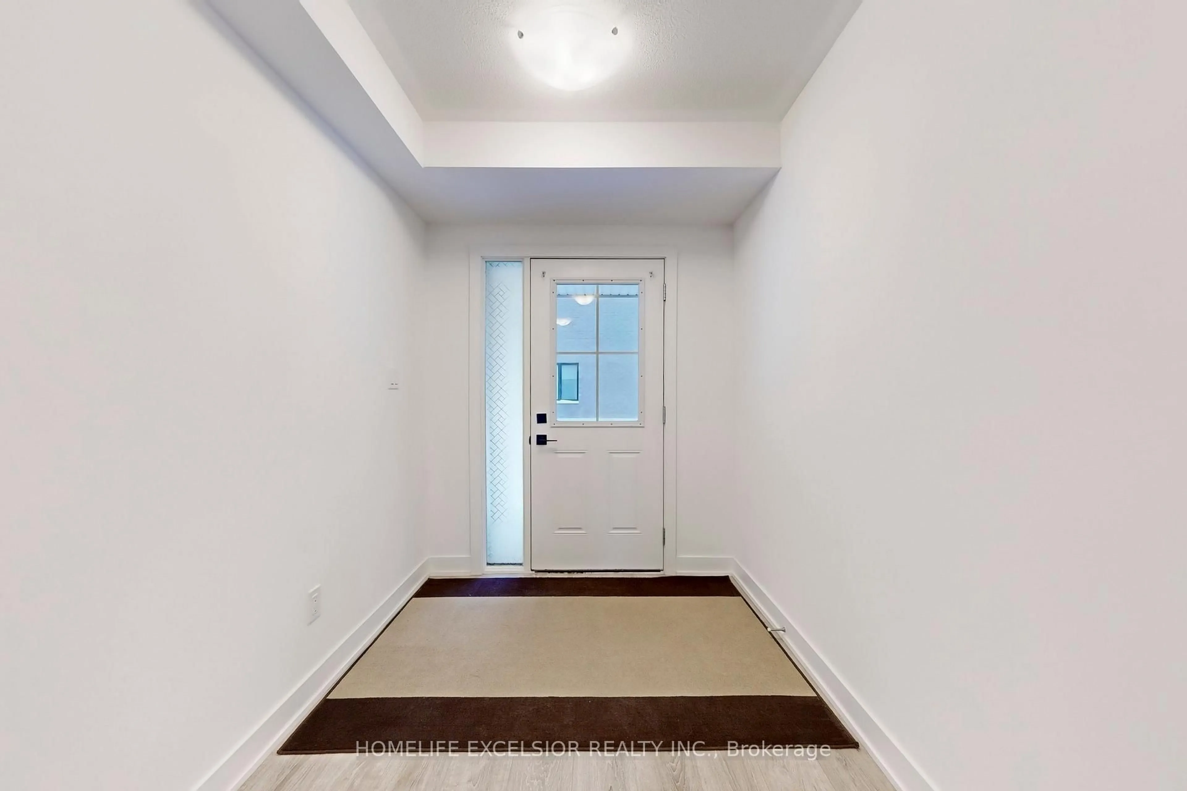 Indoor entryway for 5456 Main St, Whitchurch-Stouffville Ontario L4A 4W8