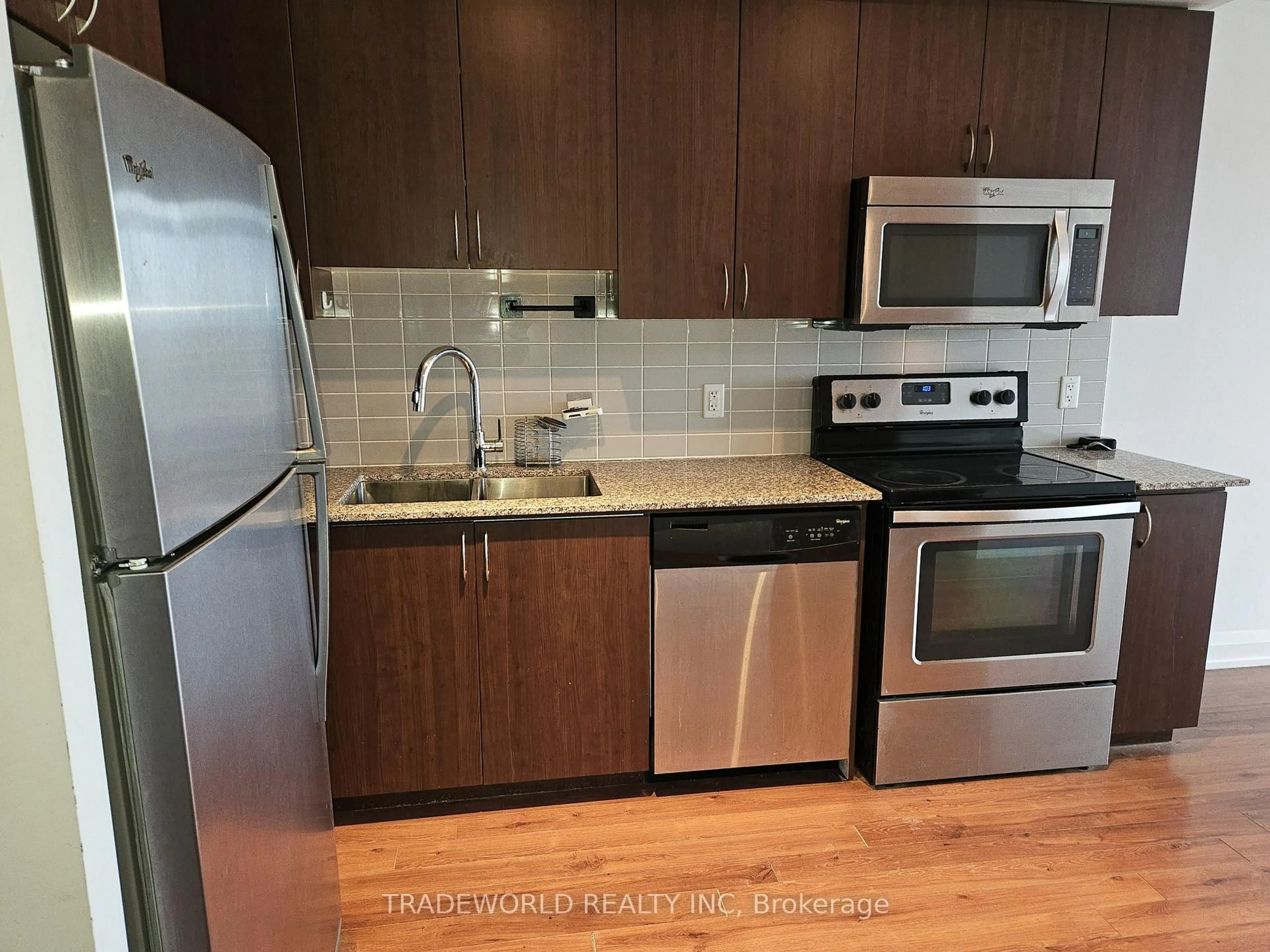 Standard kitchen, wood/laminate floor for 370 Highway 7 #1009, Richmond Hill Ontario L4B 0C4