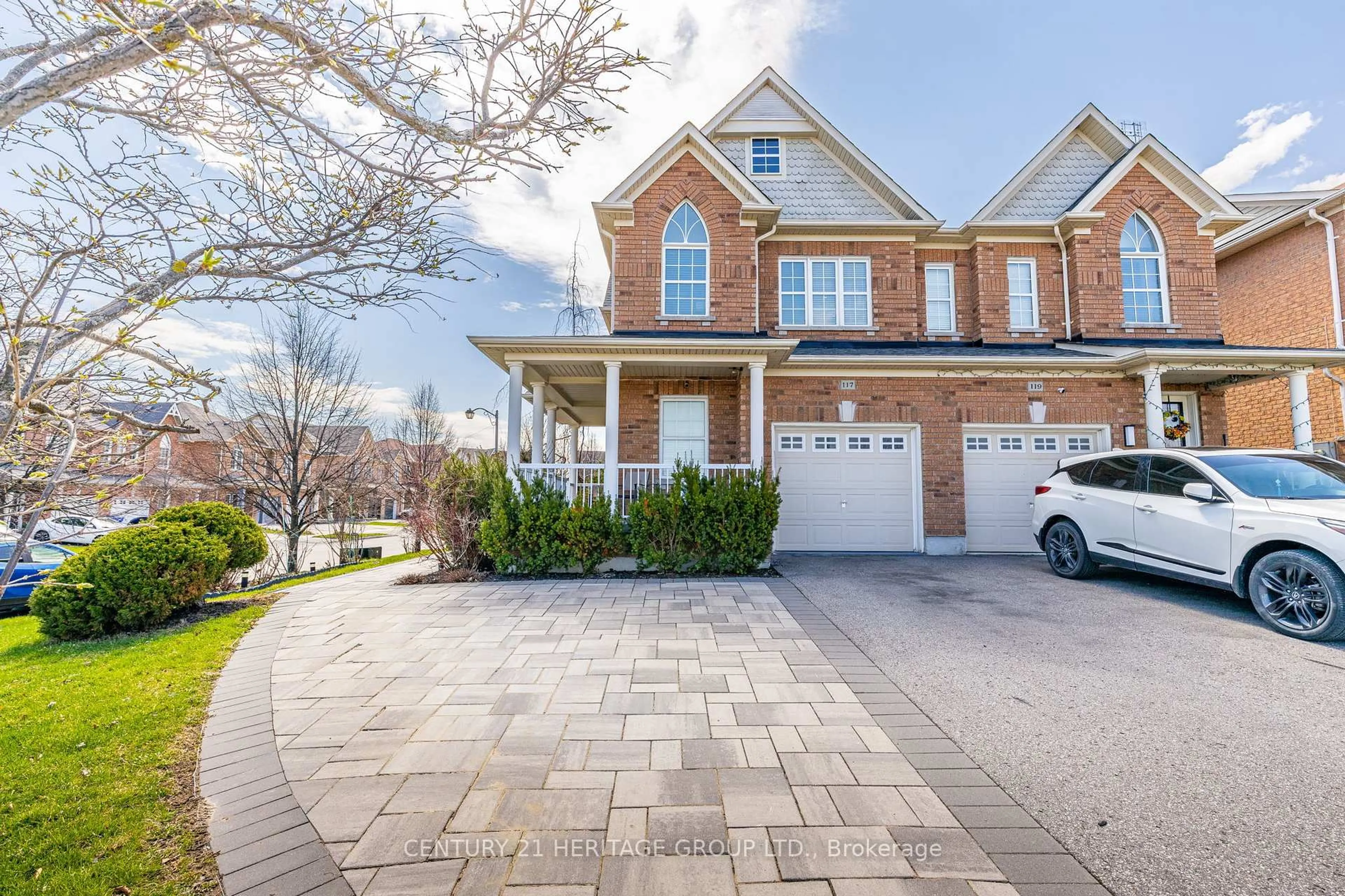 Home with brick exterior material, street for 117 Four Seasons Cres, Newmarket Ontario L9N 0C4