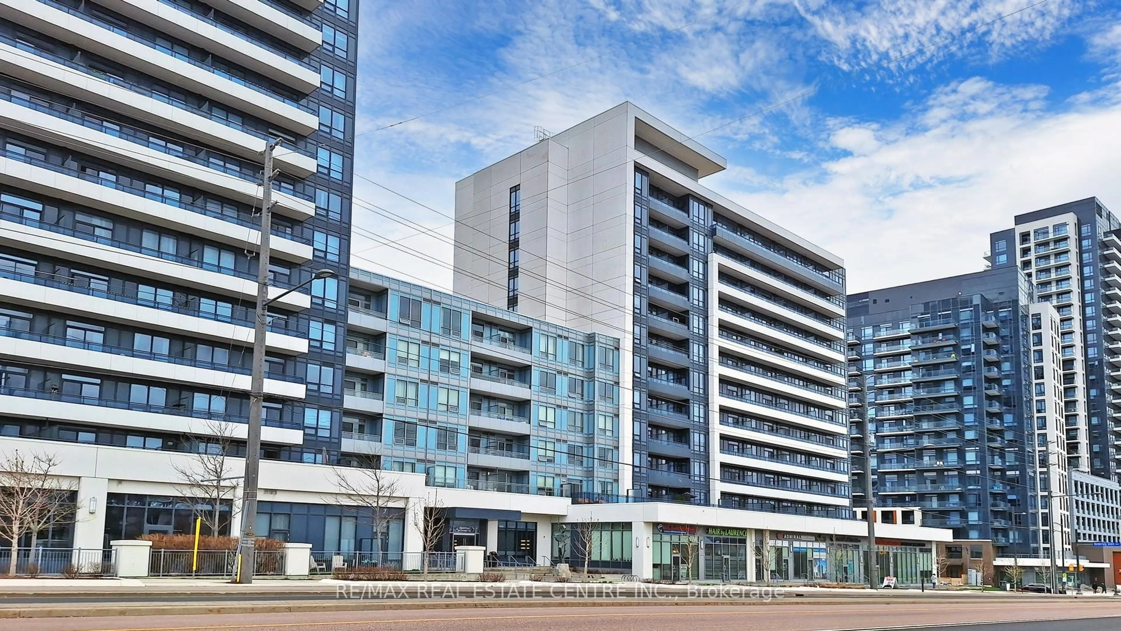 Indoor foyer for 7900 Bathurst St #228, Vaughan Ontario L4J 0J9