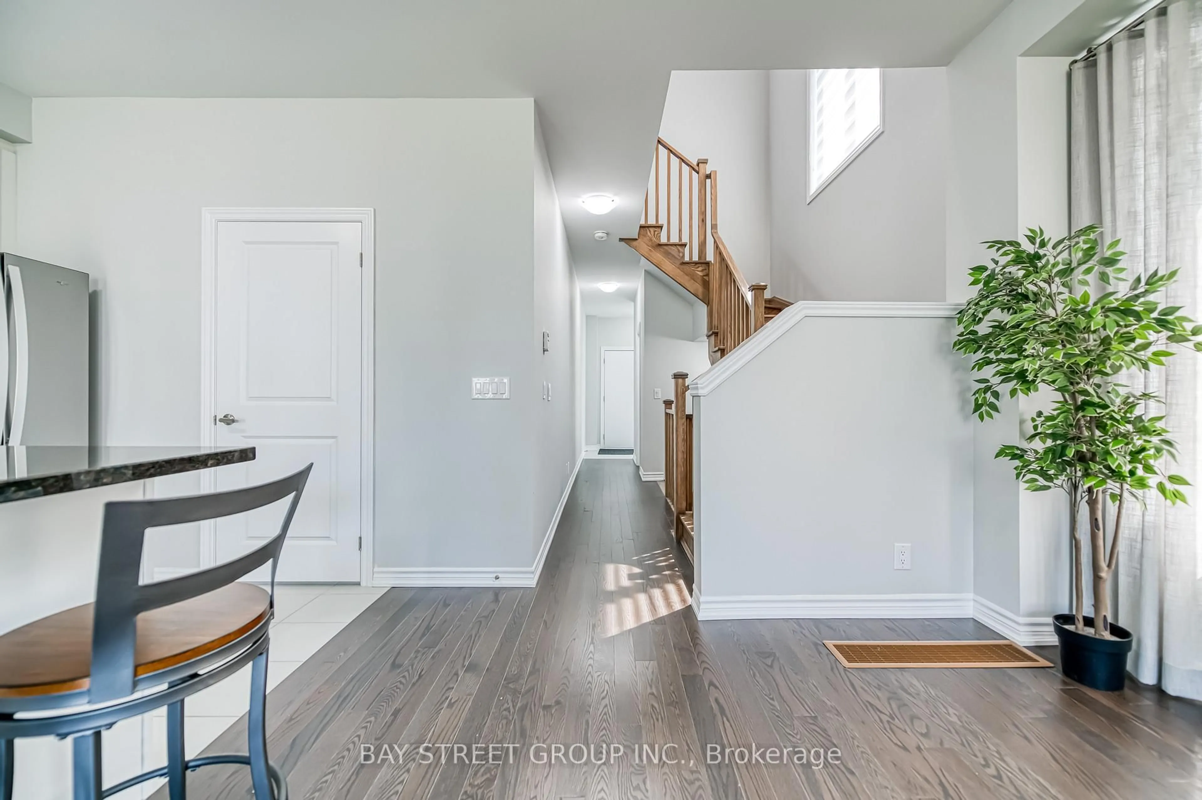 Indoor entryway for 32 Jessica Antonella St, Markham Ontario L6C 3K3