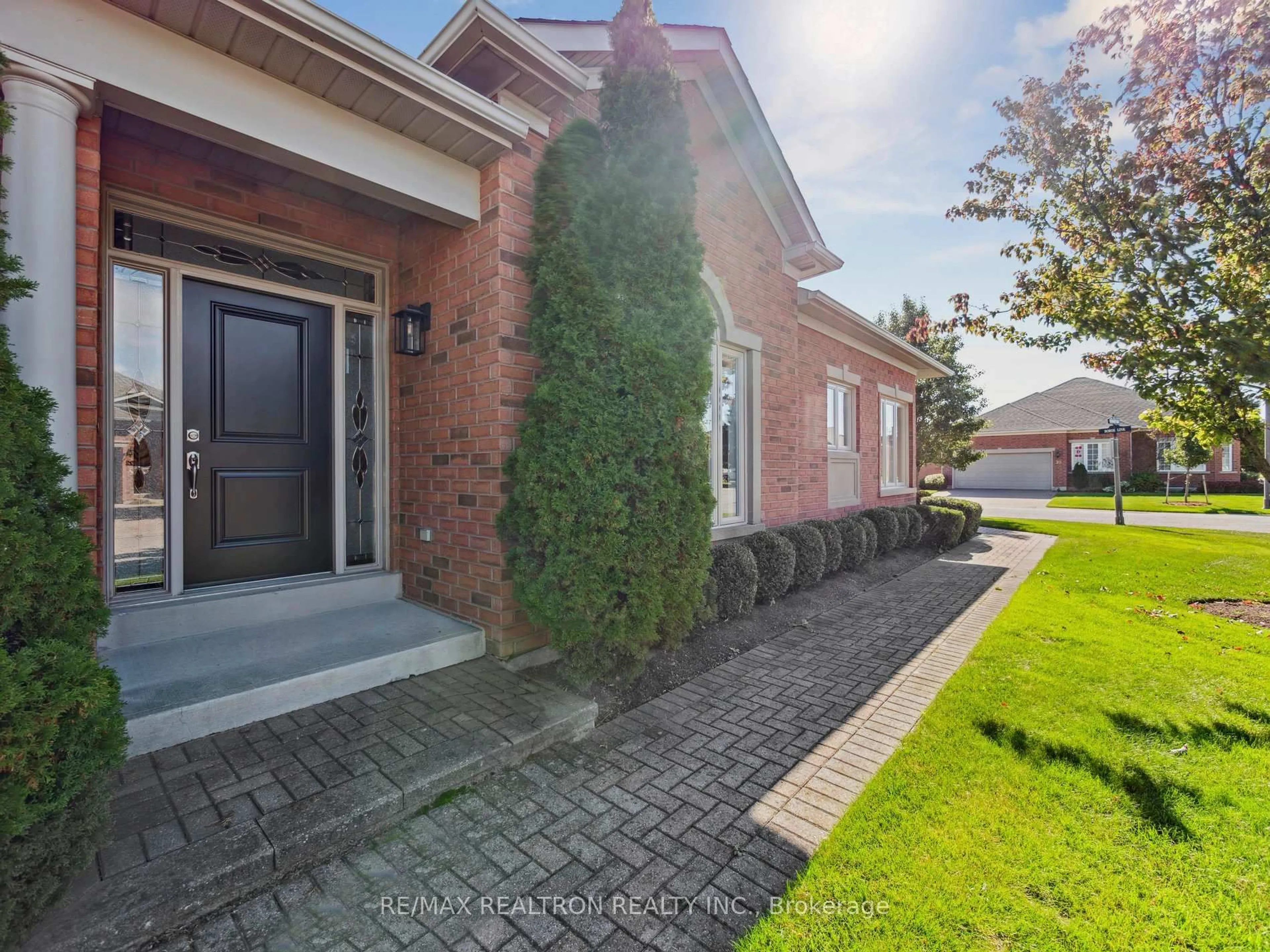 Home with brick exterior material, street for 38 Boros Link, Whitchurch-Stouffville Ontario L4A 1N7