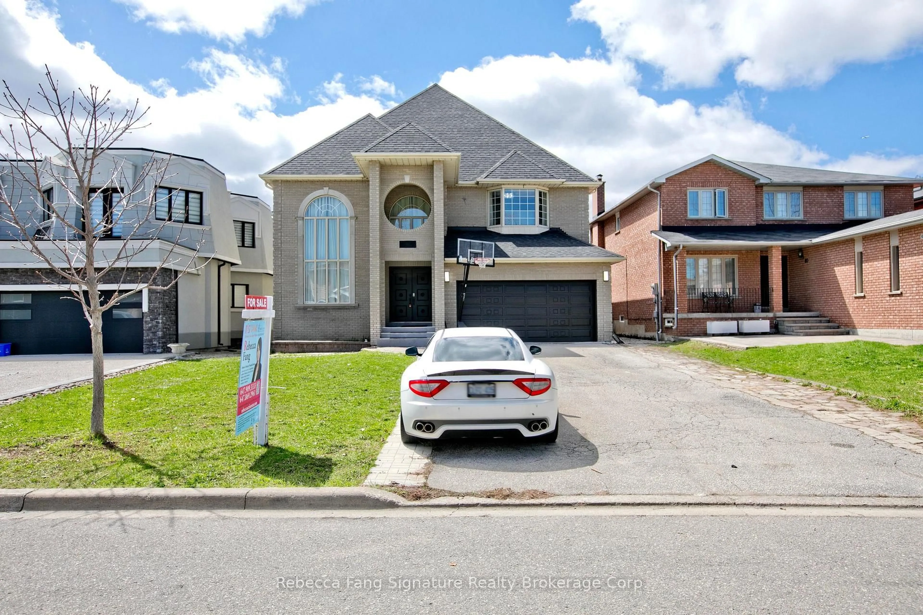 Home with brick exterior material, street for 76 Oakdale Rd, Vaughan Ontario L6A 1J1