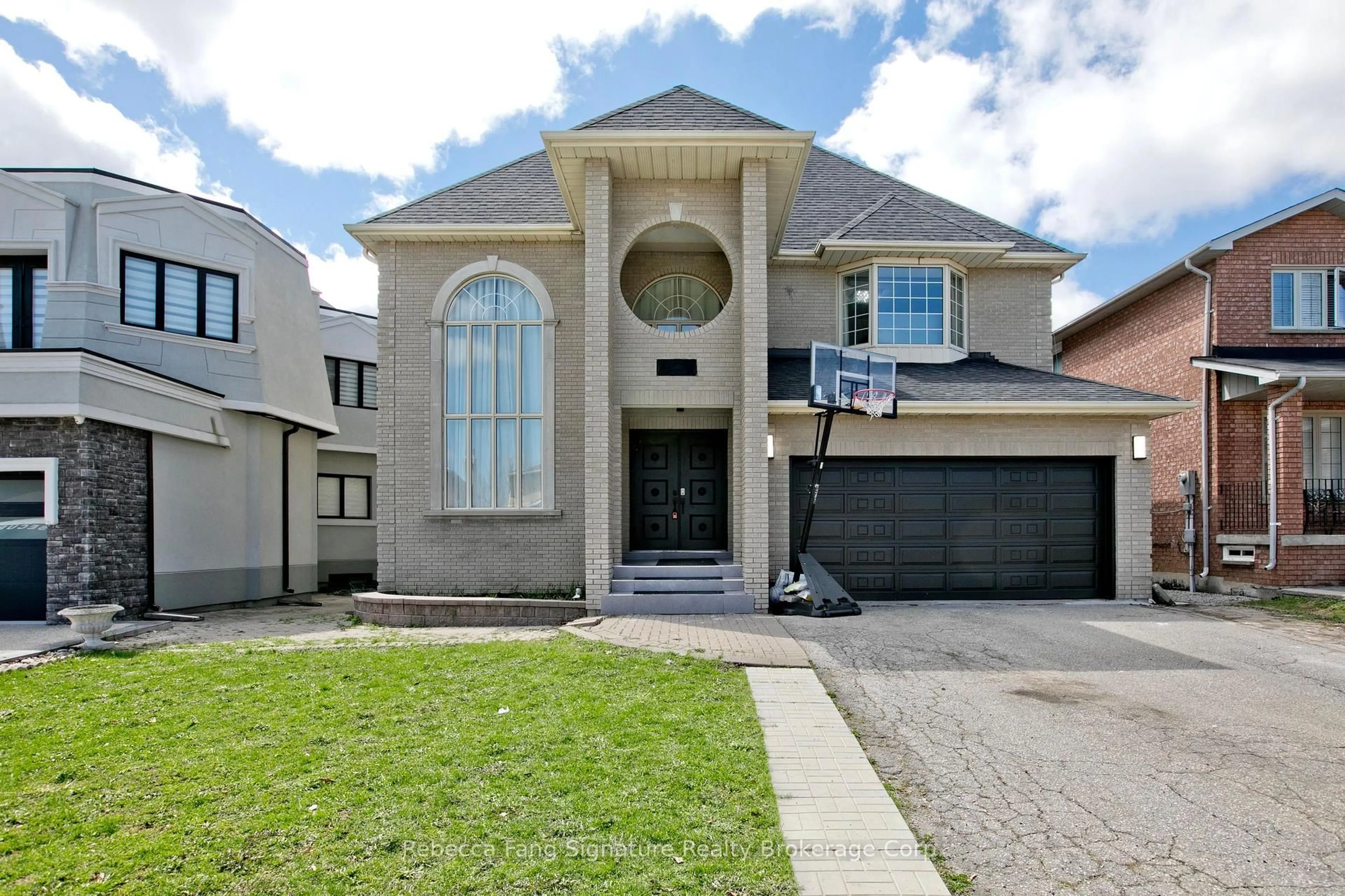 Home with brick exterior material, street for 76 Oakdale Rd, Vaughan Ontario L6A 1J1