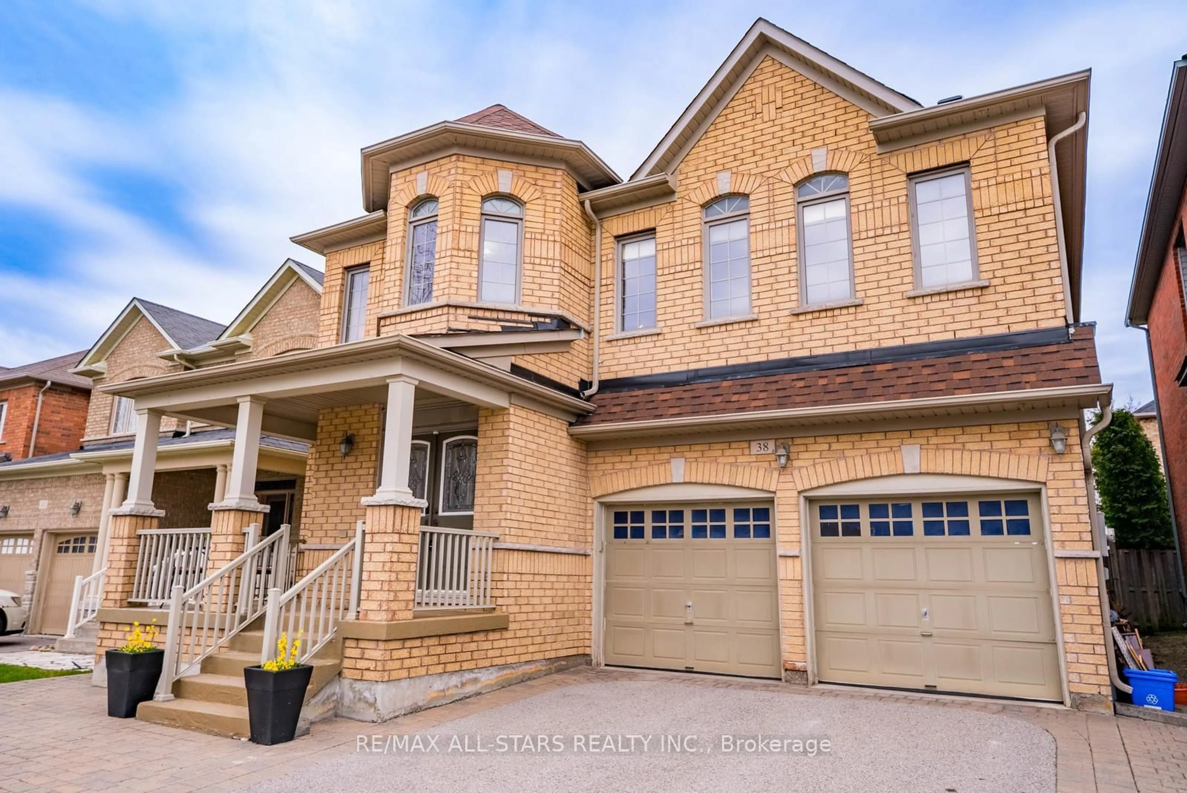 Home with brick exterior material, street for 38 Sugardale St, Whitchurch-Stouffville Ontario L4A 0B7