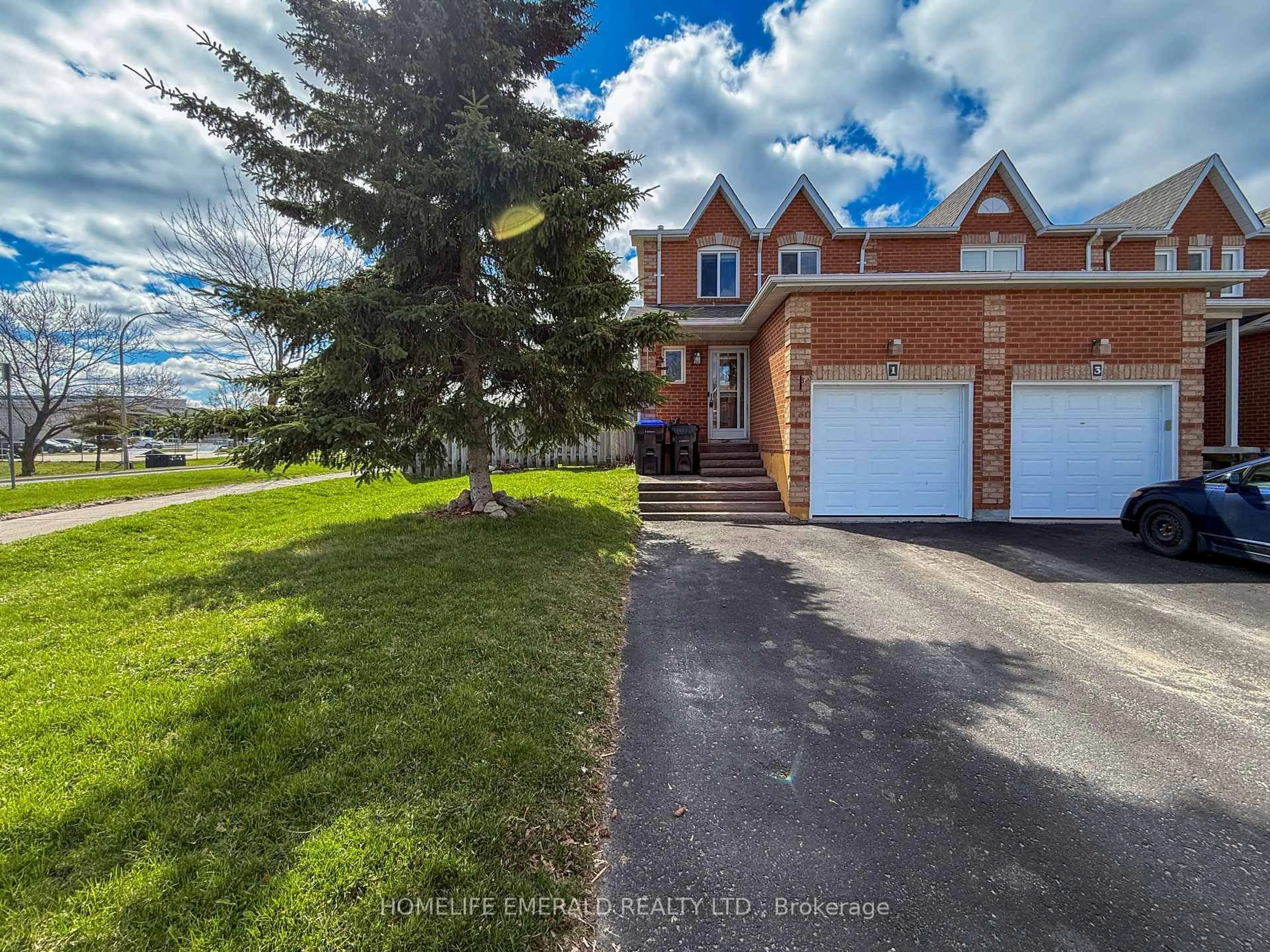 A pic from outside/outdoor area/front of a property/back of a property/a pic from drone, street for 1 Potter Cres, New Tecumseth Ontario L0G 1W0