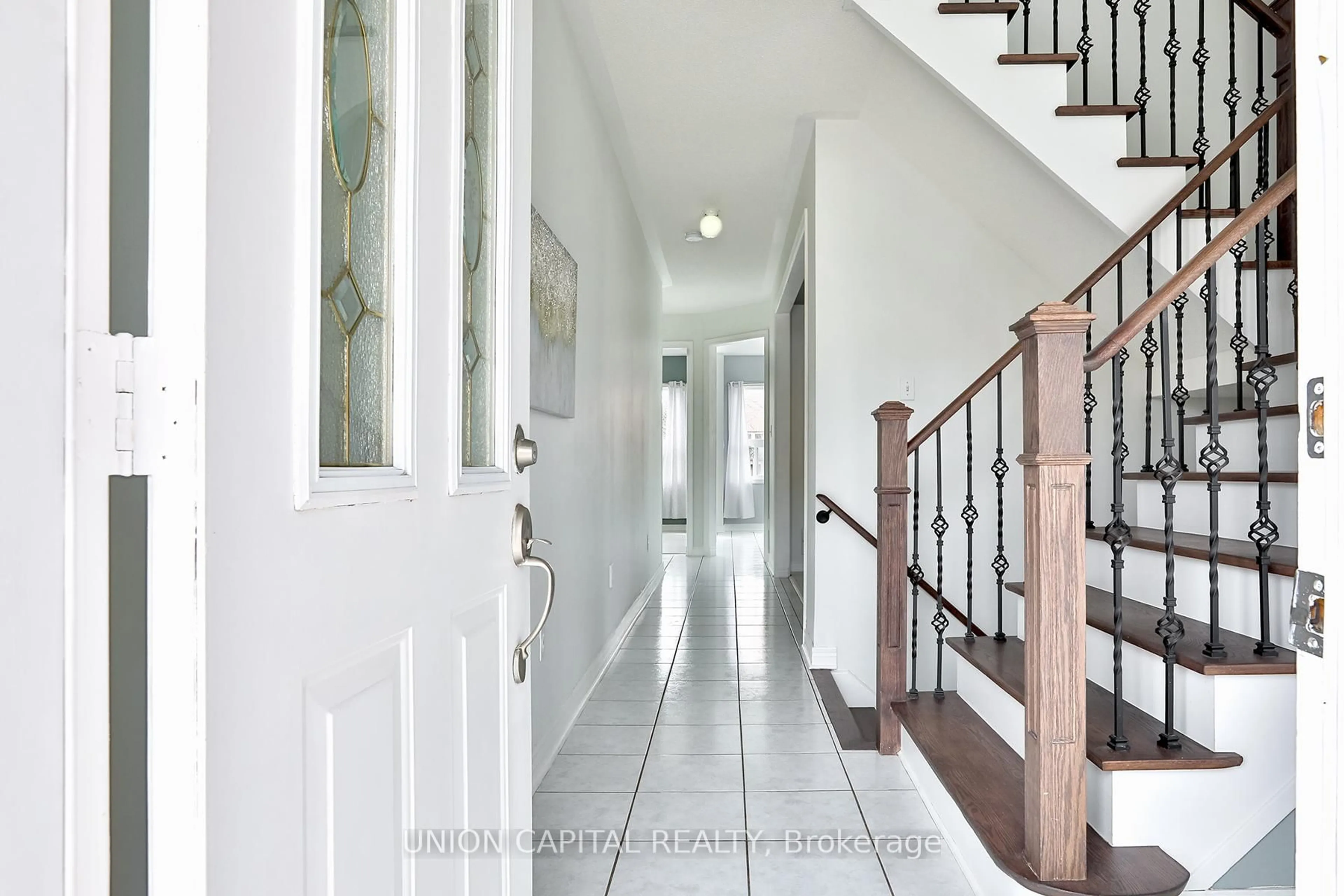 Indoor entryway for 81 Ten Oaks Blvd, Vaughan Ontario L4K 5G3