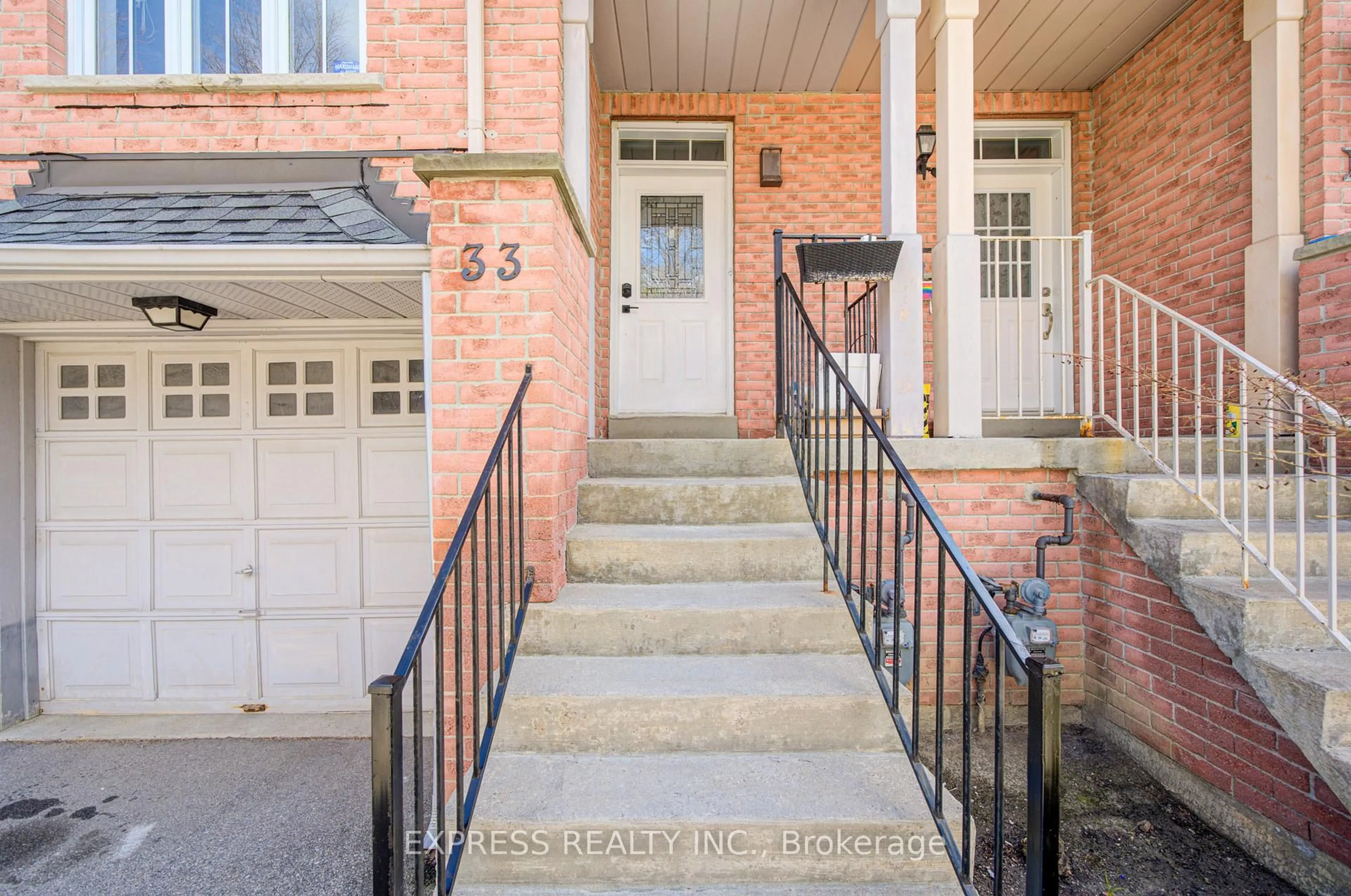 Unknown for 33 Schouten Cres, Markham Ontario L3P 7W8