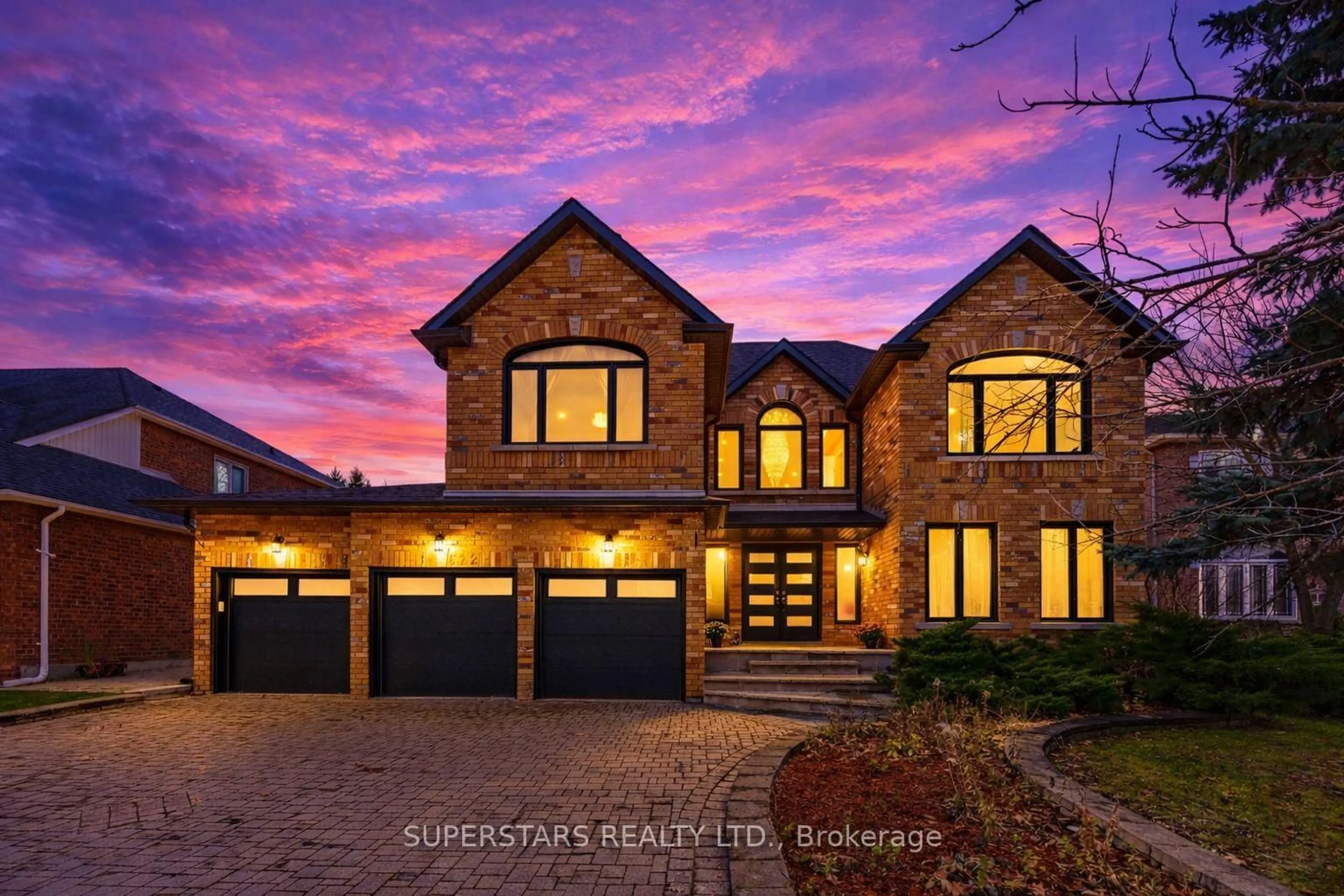 Home with brick exterior material, street for 622 Lyman Blvd, Newmarket Ontario L3X 1V9