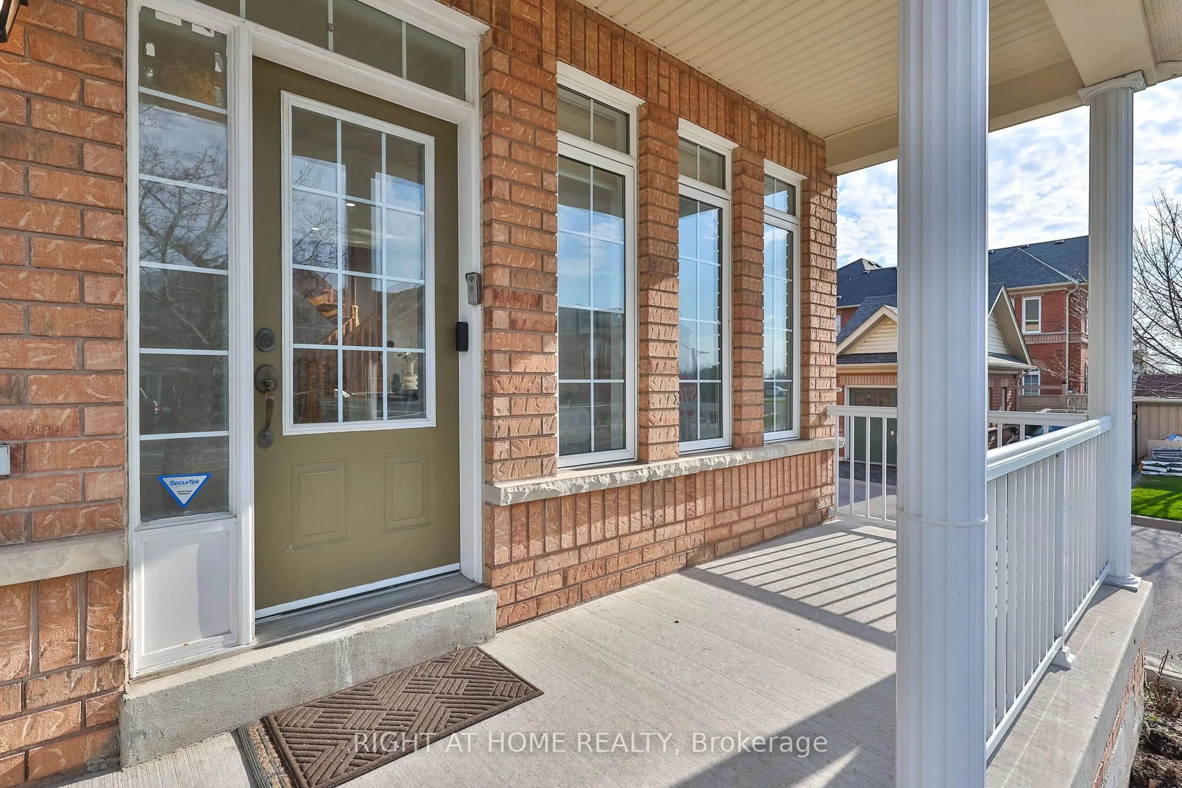 Indoor entryway for 11 Rizal Ave, Markham Ontario L6B 0G7