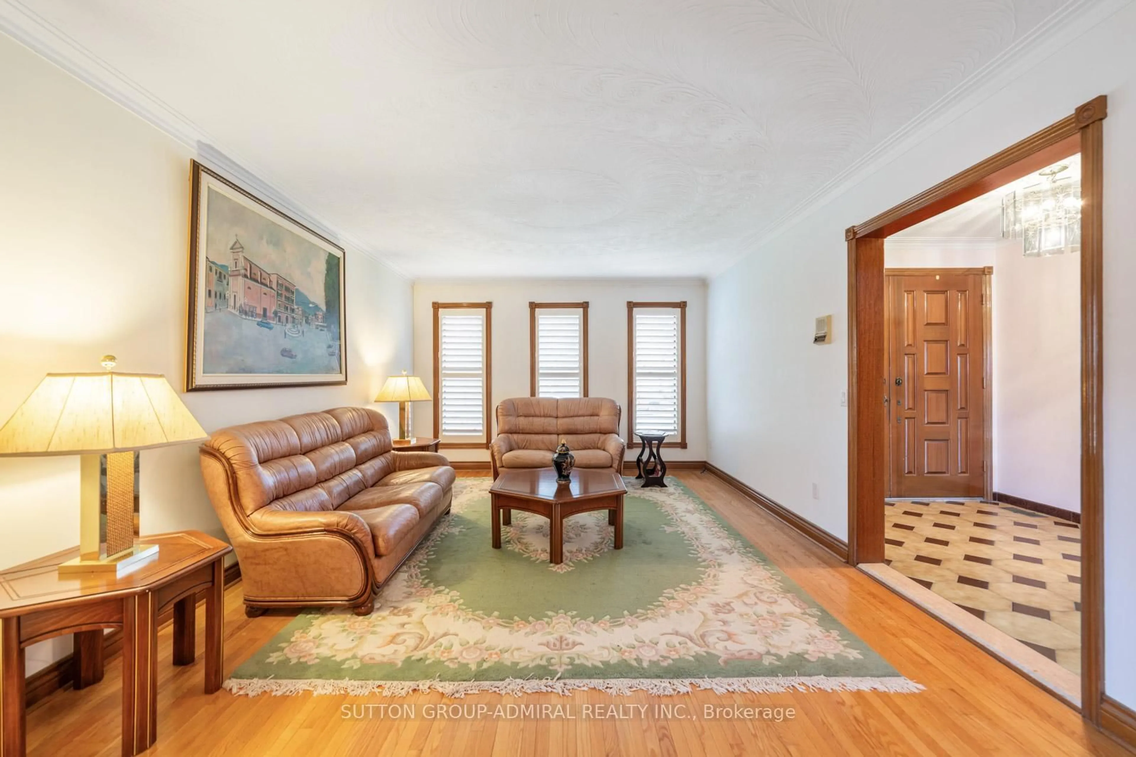 Living room with furniture, unknown for 48 Weldrick Rd, Richmond Hill Ontario L4C 3T8