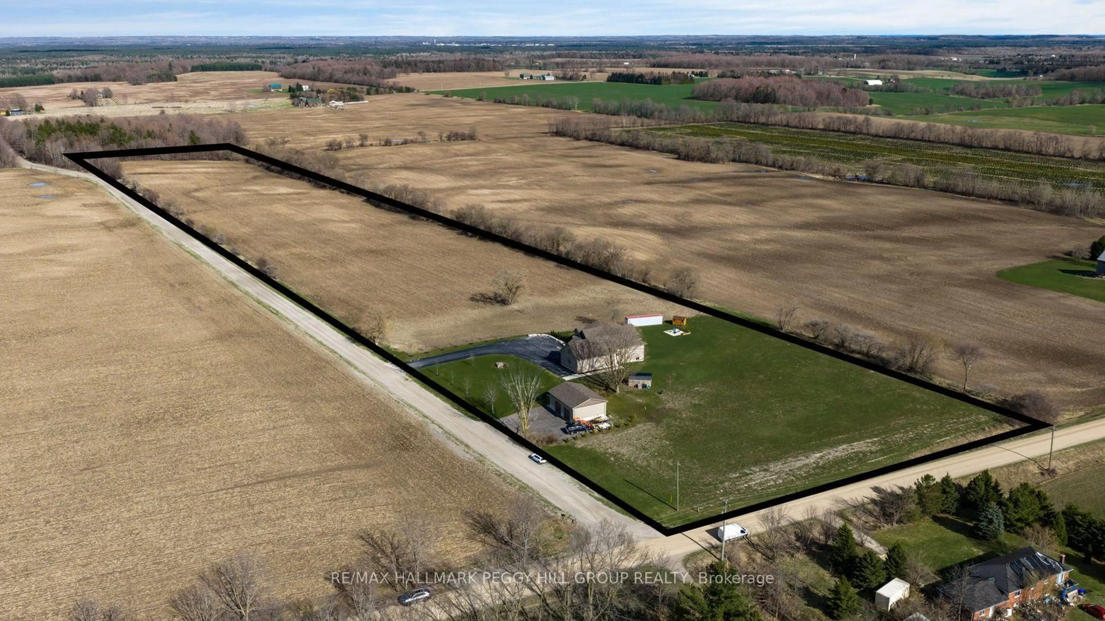 A pic from outside/outdoor area/front of a property/back of a property/a pic from drone, building for 9157 30th Sdrd, Adjala-Tosorontio Ontario L0M 1M0