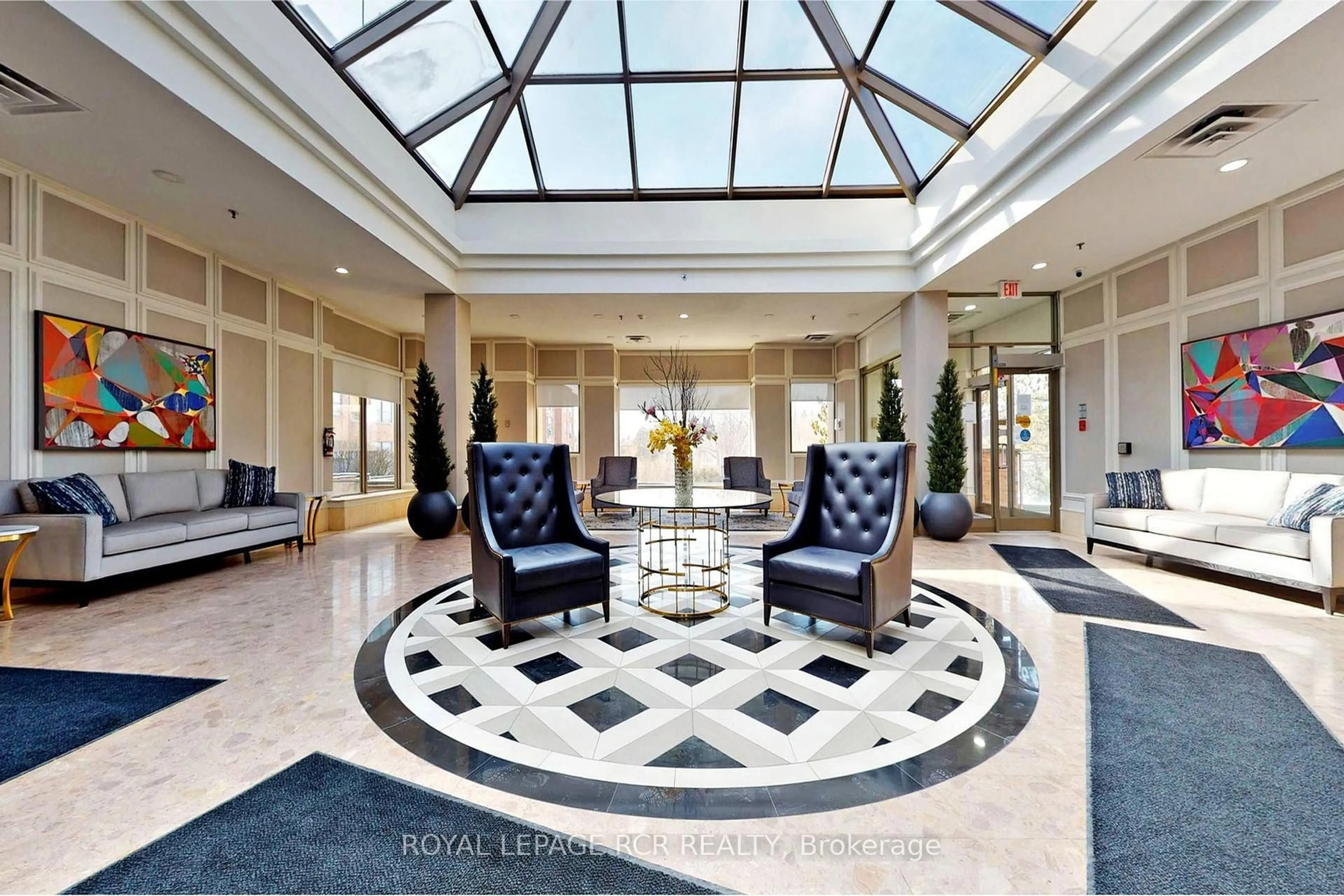 Lobby for 14924 Yonge St #509, Aurora Ontario L4G 6H7
