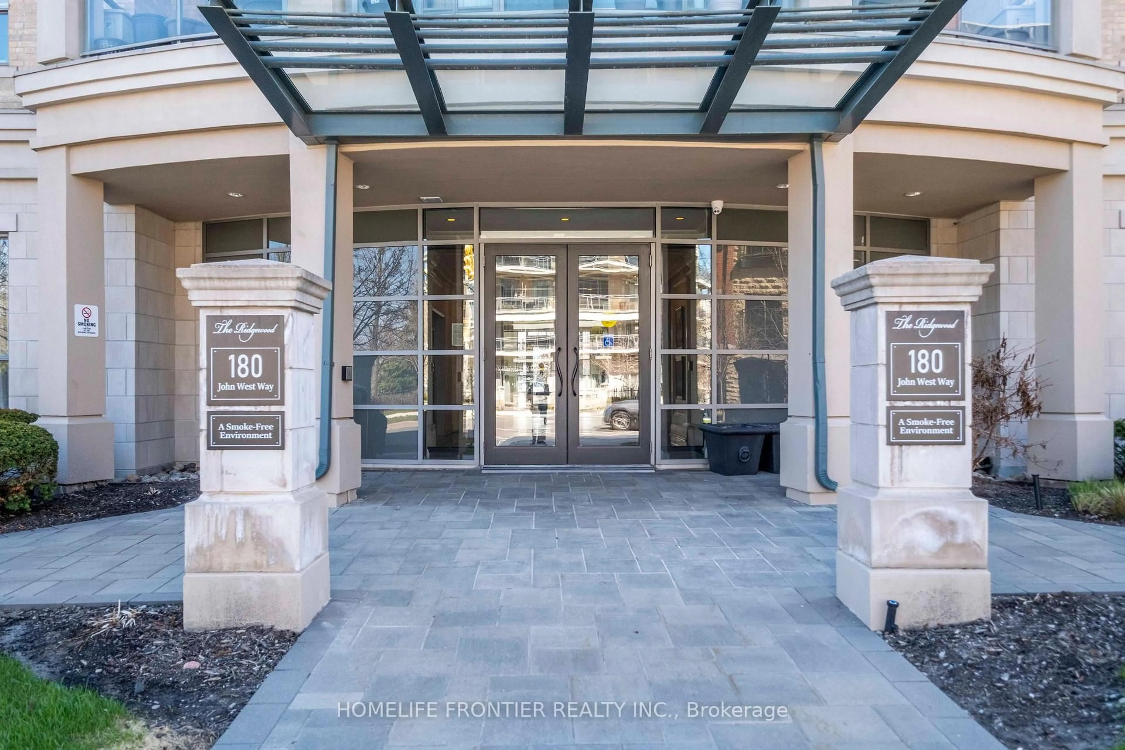 Indoor entryway for 180 John West Way #209, Aurora Ontario L4G 0R3