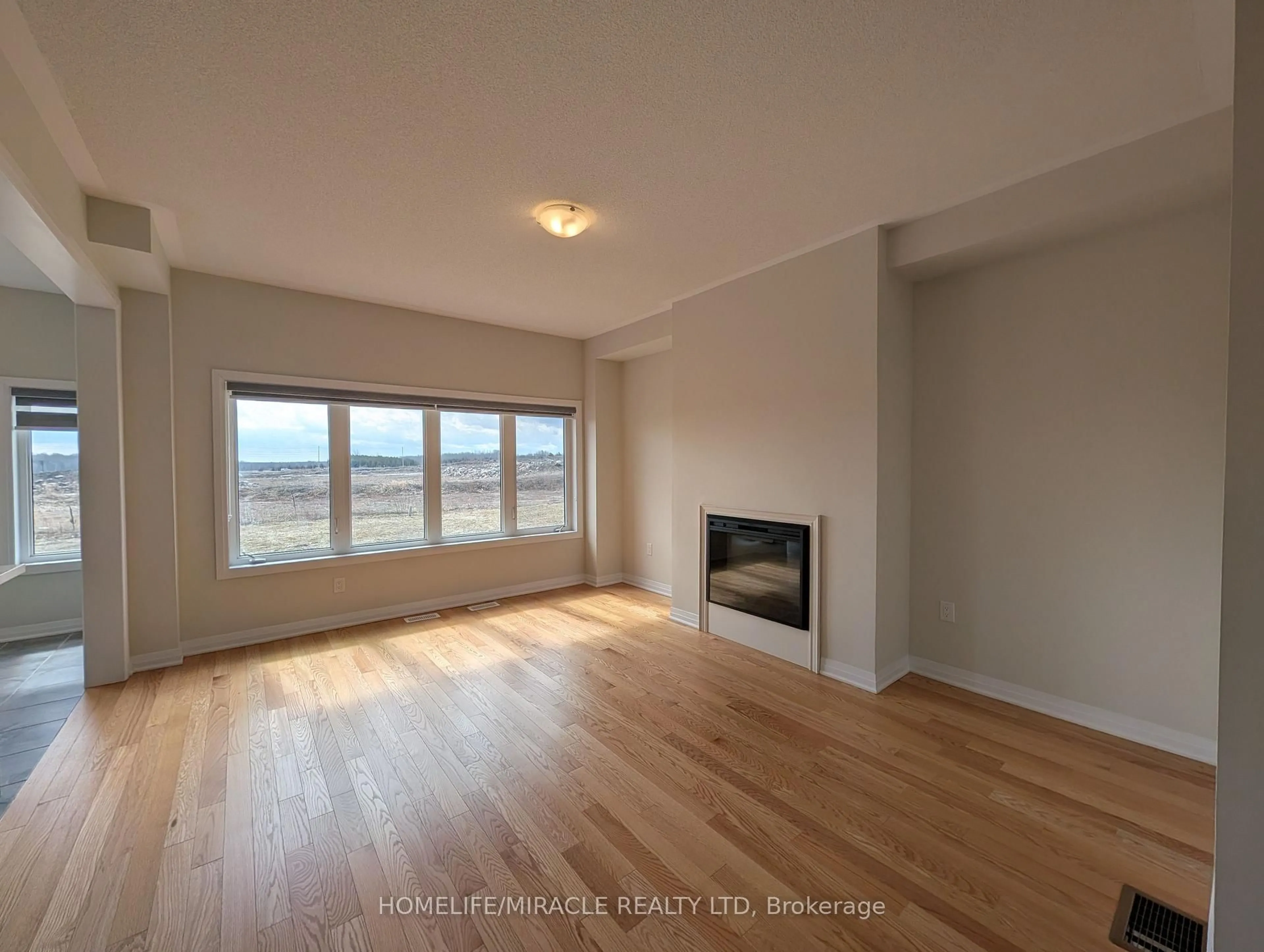 A pic of a room for 1285 Broderick St, Innisfil Ontario L9S 0P6