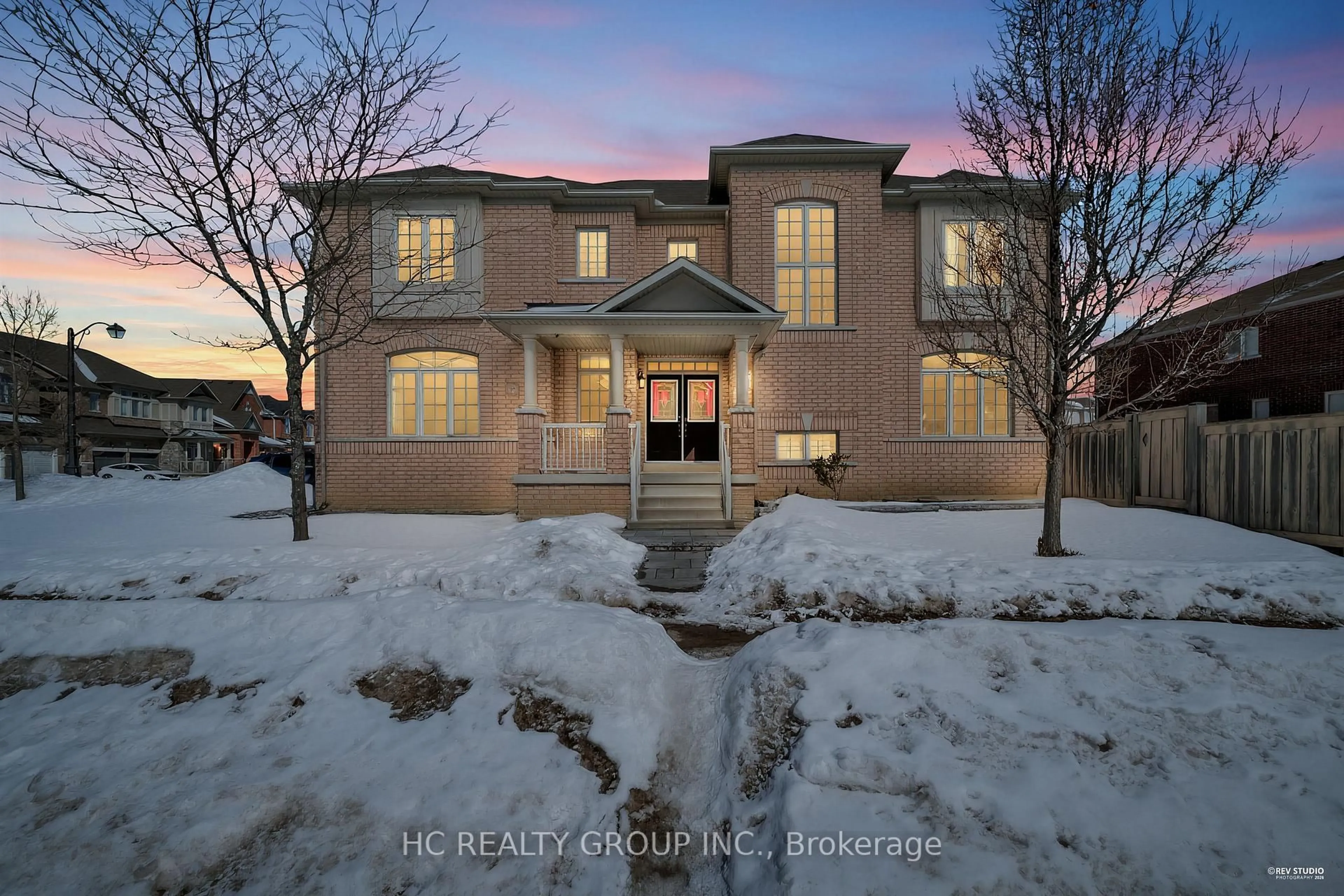 Unknown for 1241 Art Westlake Ave, Newmarket Ontario L3X 0C8