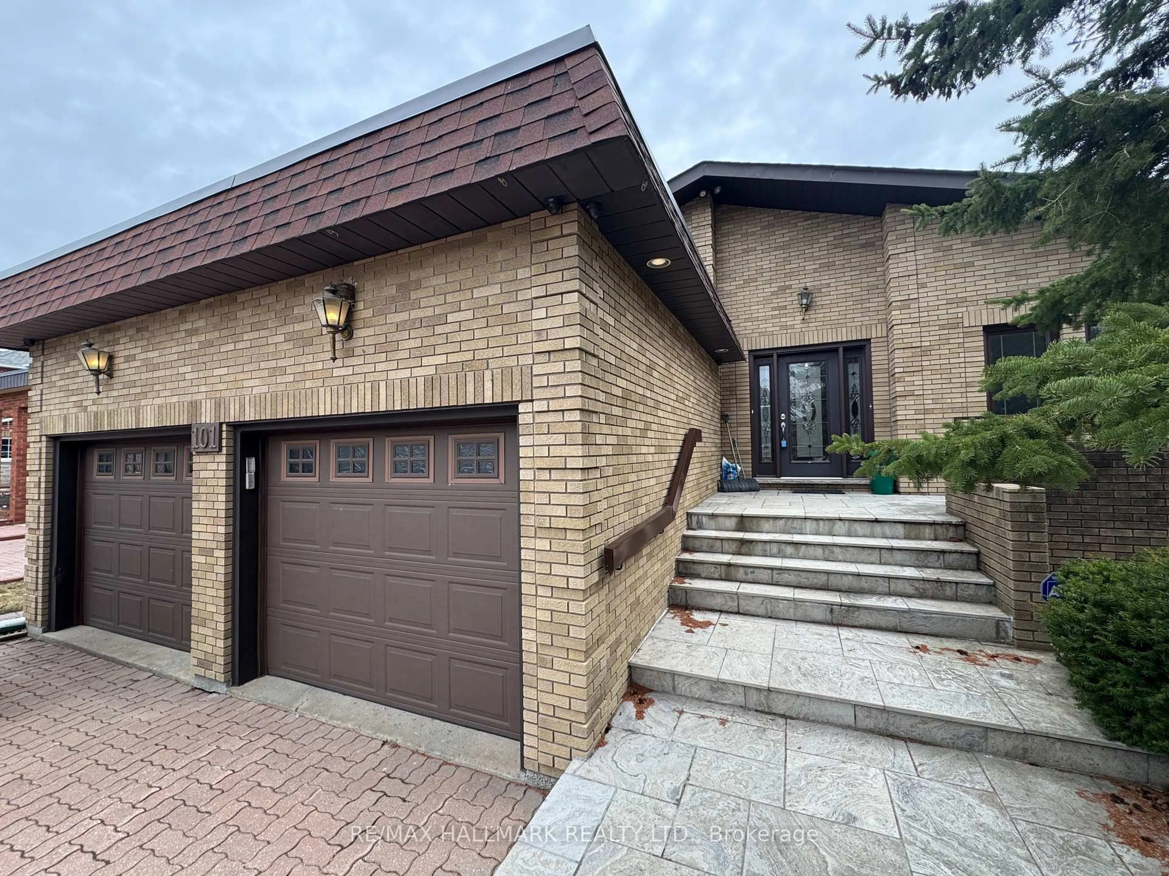 Home with brick exterior material, street for 101 Leyburn Ave, Richmond Hill Ontario L4C 0J6