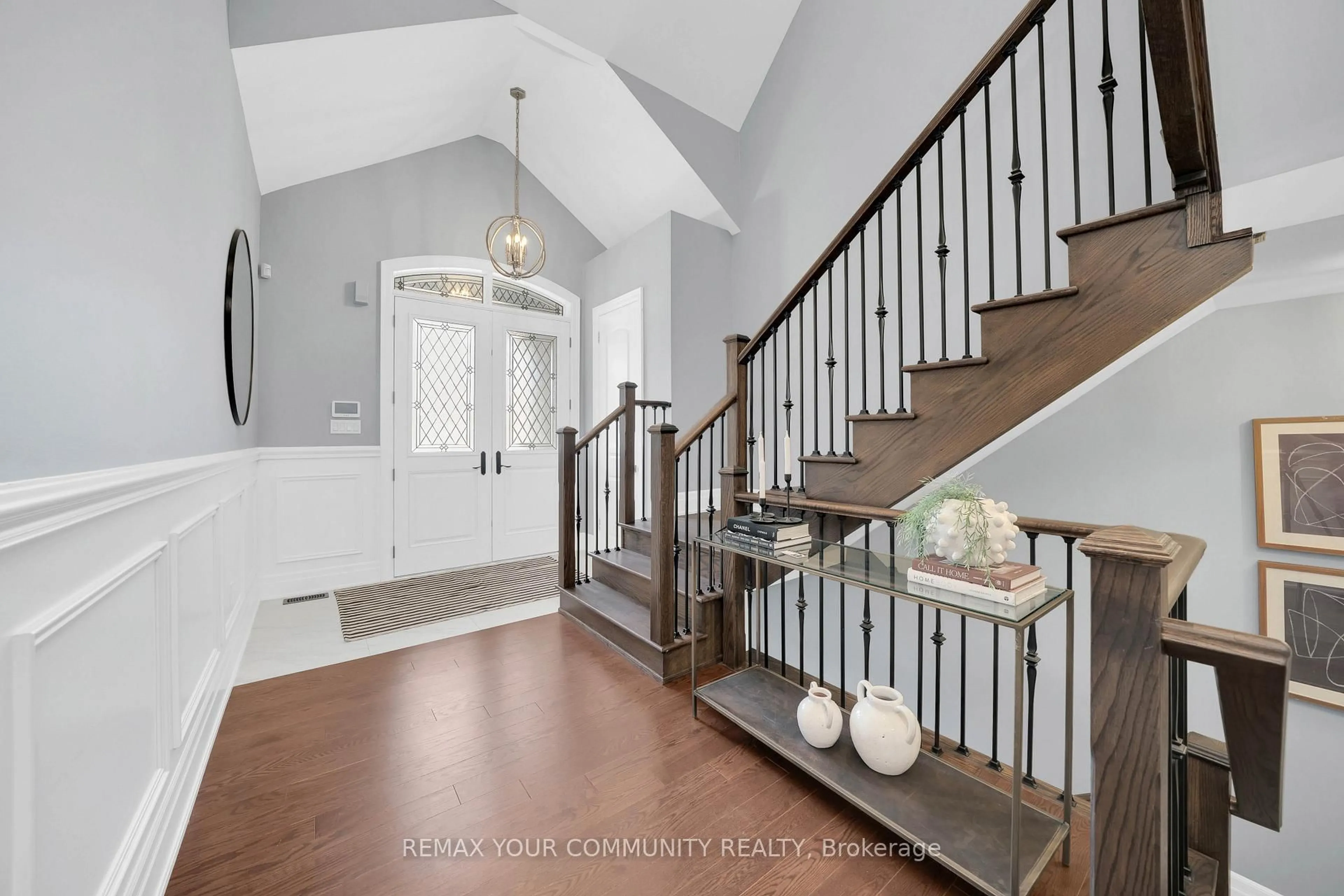 Indoor entryway for 172 Purple Creek Rd, Vaughan Ontario L4H 5C6
