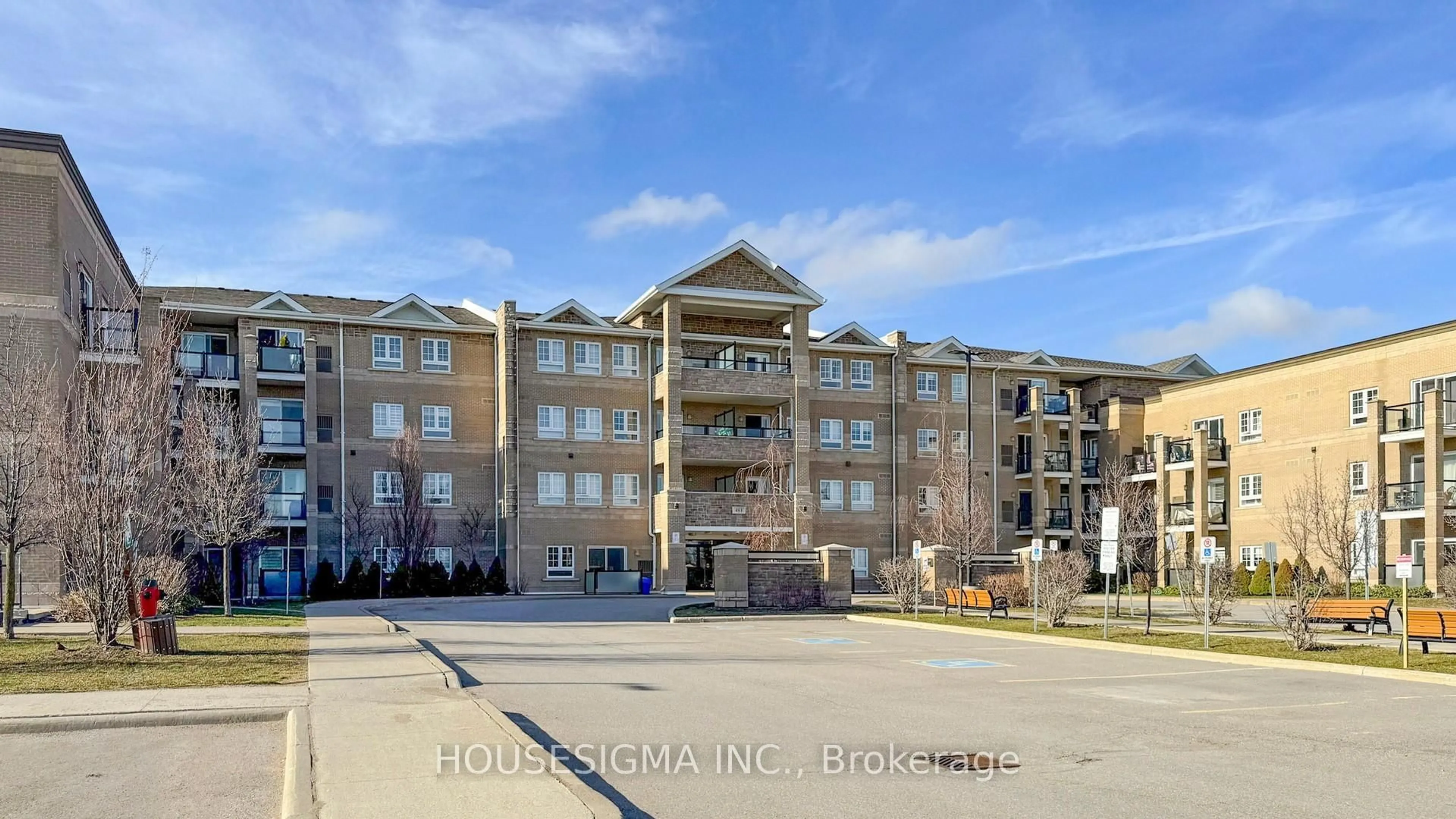 A pic from outside/outdoor area/front of a property/back of a property/a pic from drone, building for 481 Rupert Ave #2213, Whitchurch-Stouffville Ontario L4A 1T4