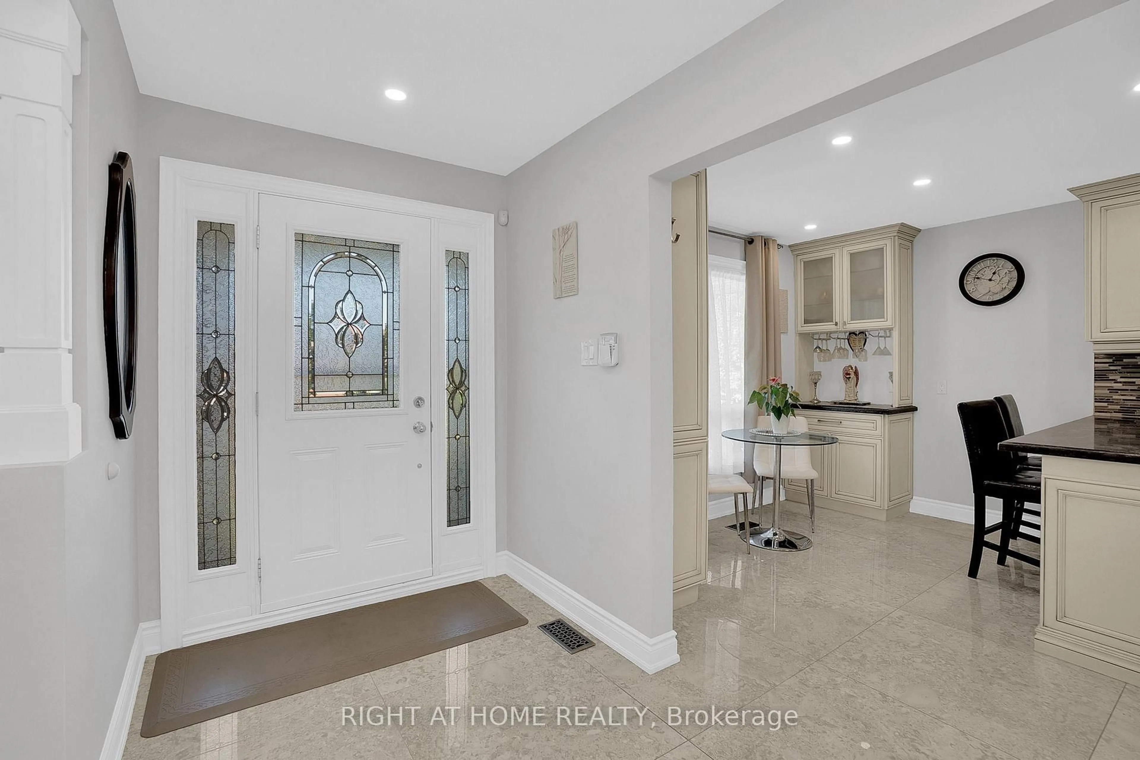 Indoor entryway for 49 Pioneer Lane, Vaughan Ontario L4L 2P2