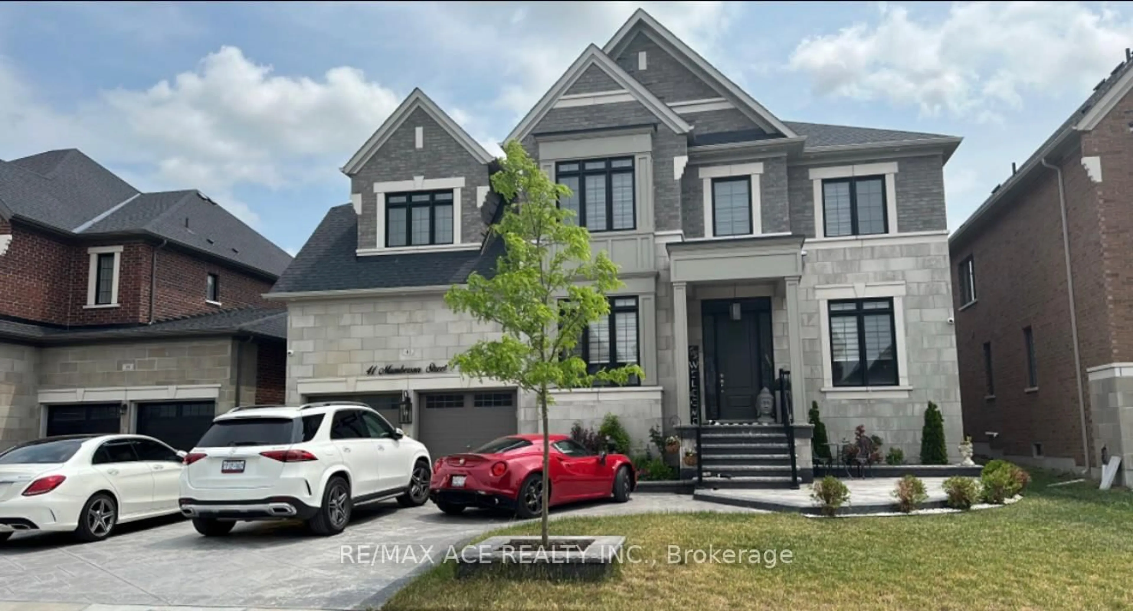 Home with brick exterior material, street for 41 Mumberson St, Innisfil Ontario L0L 1L0