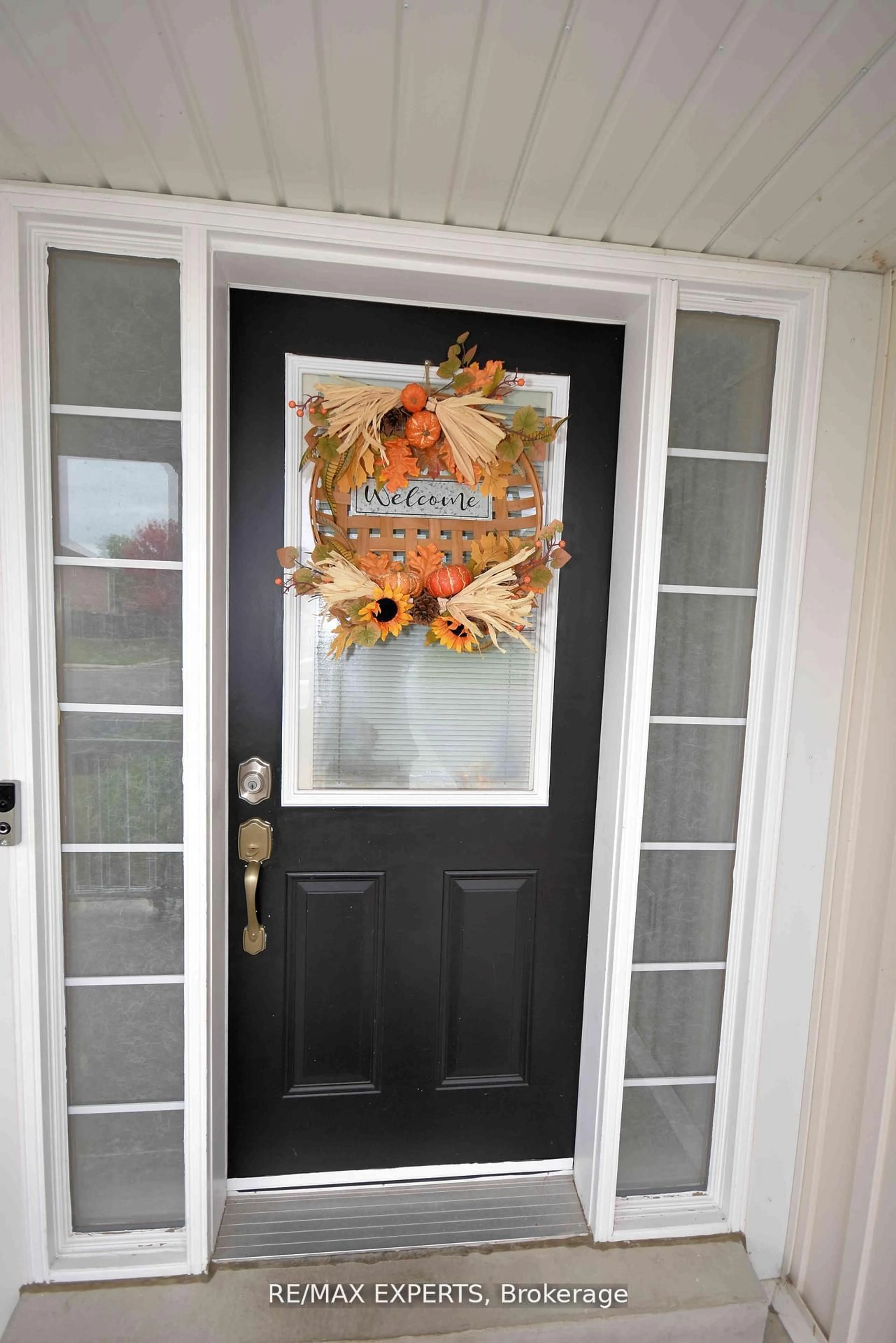 Indoor entryway for 136 Donald Stewart Cres, East Gwillimbury Ontario L0G 1M0