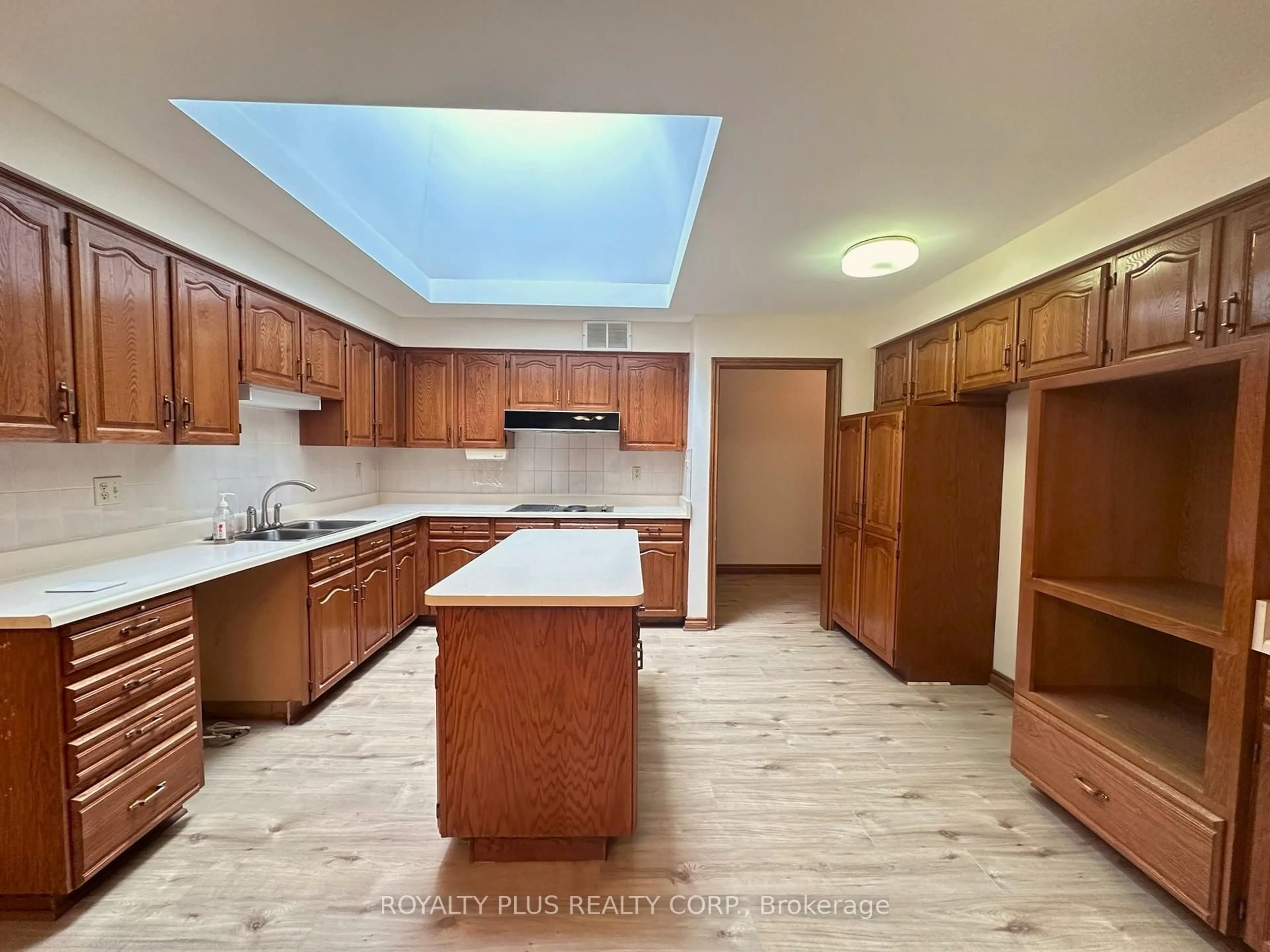 Unknown for 19 Ravine Crt, Vaughan Ontario L4L 7B9