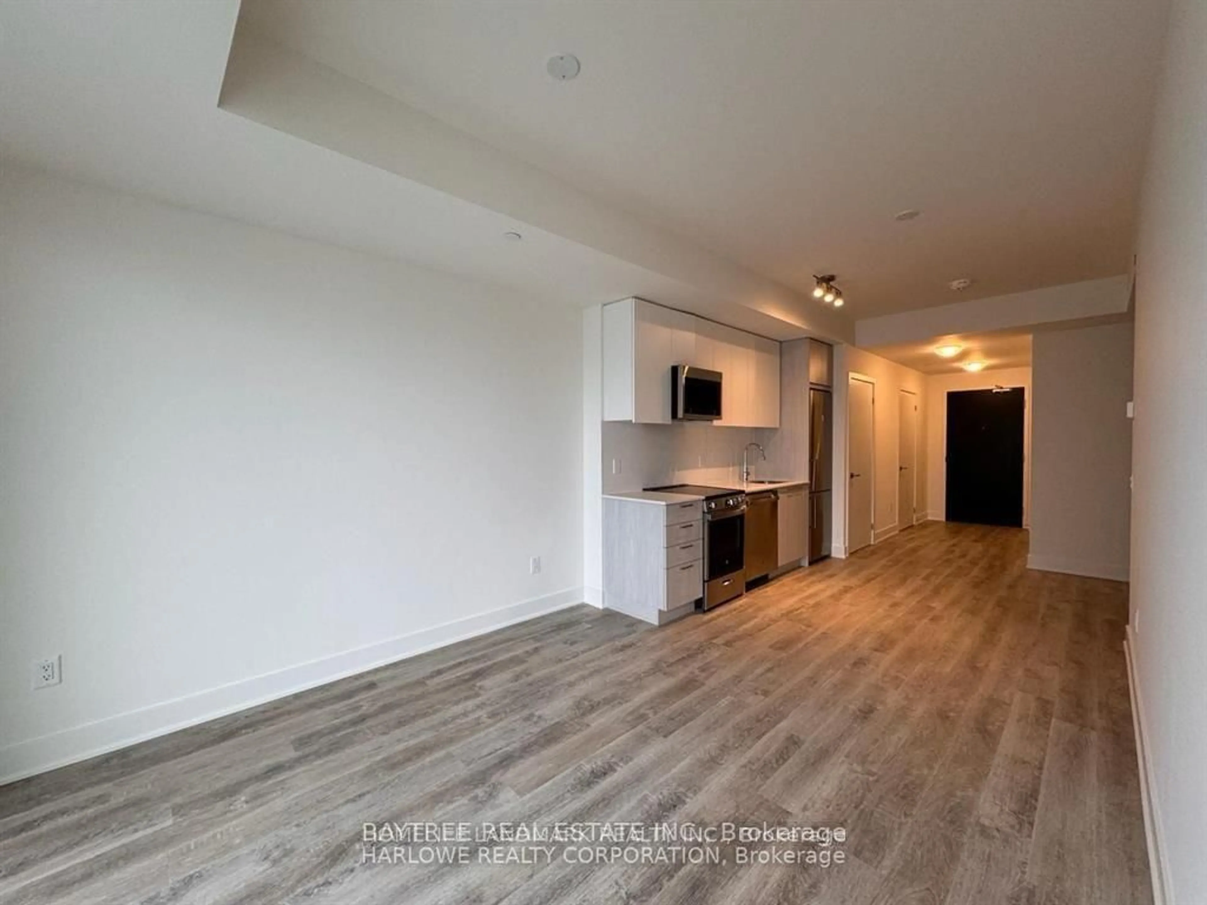 Unknown for 185 Deerfield Rd #901, Newmarket Ontario L3Y 0G7