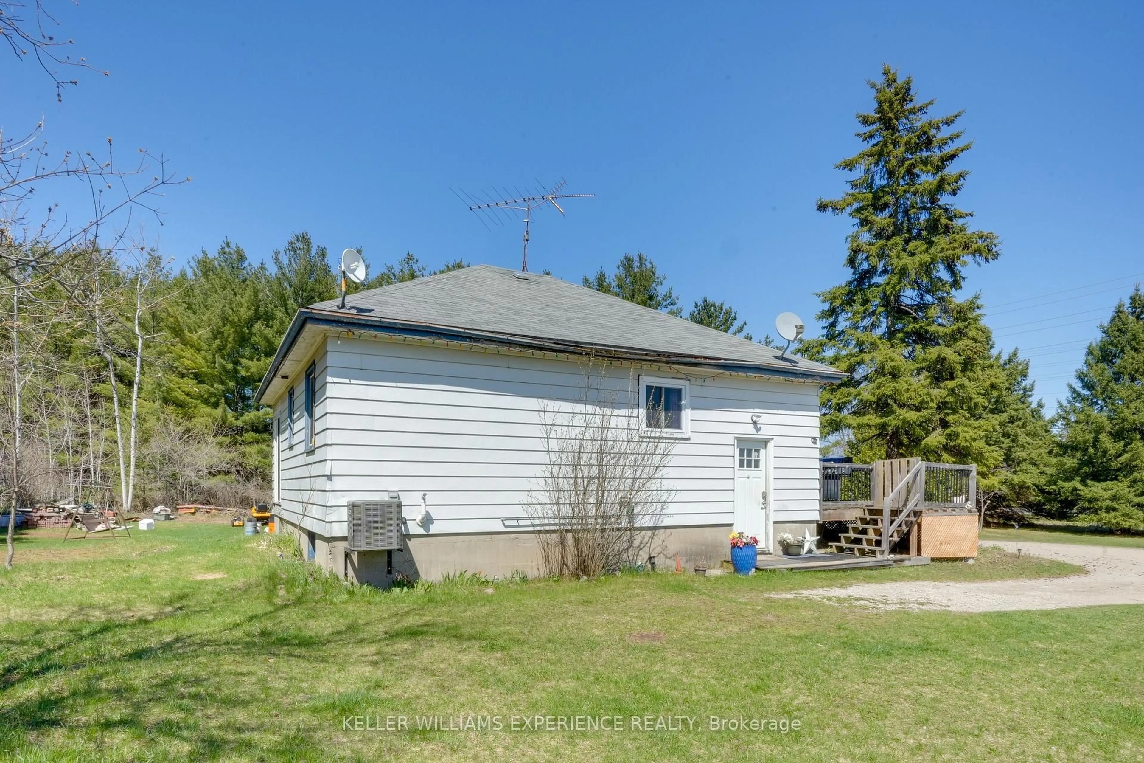 Shed for 6464 County Road 10 Rd, Essa Ontario L9R 1V2