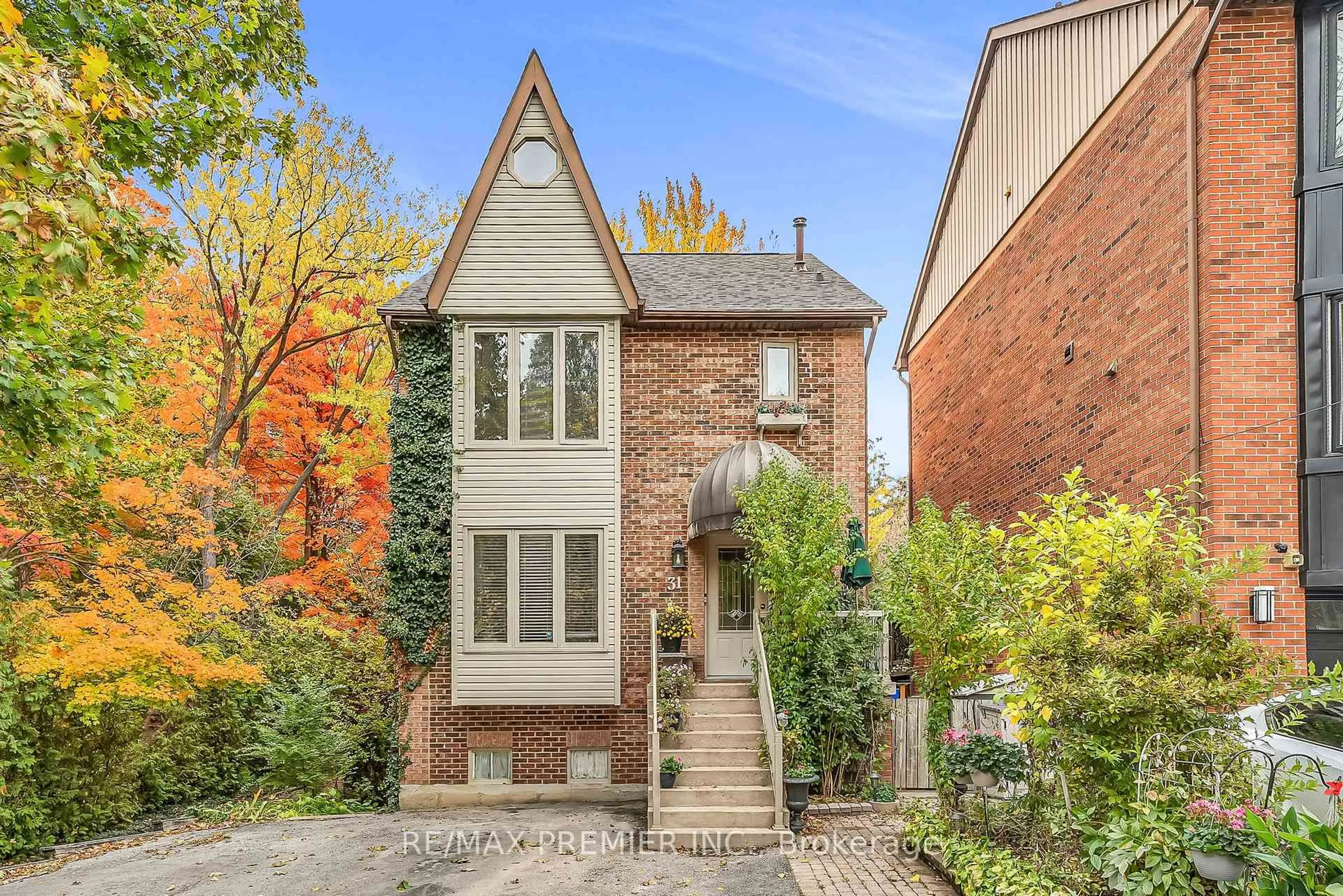 Home with brick exterior material, street for 31 James St, Vaughan Ontario L4L 1X6