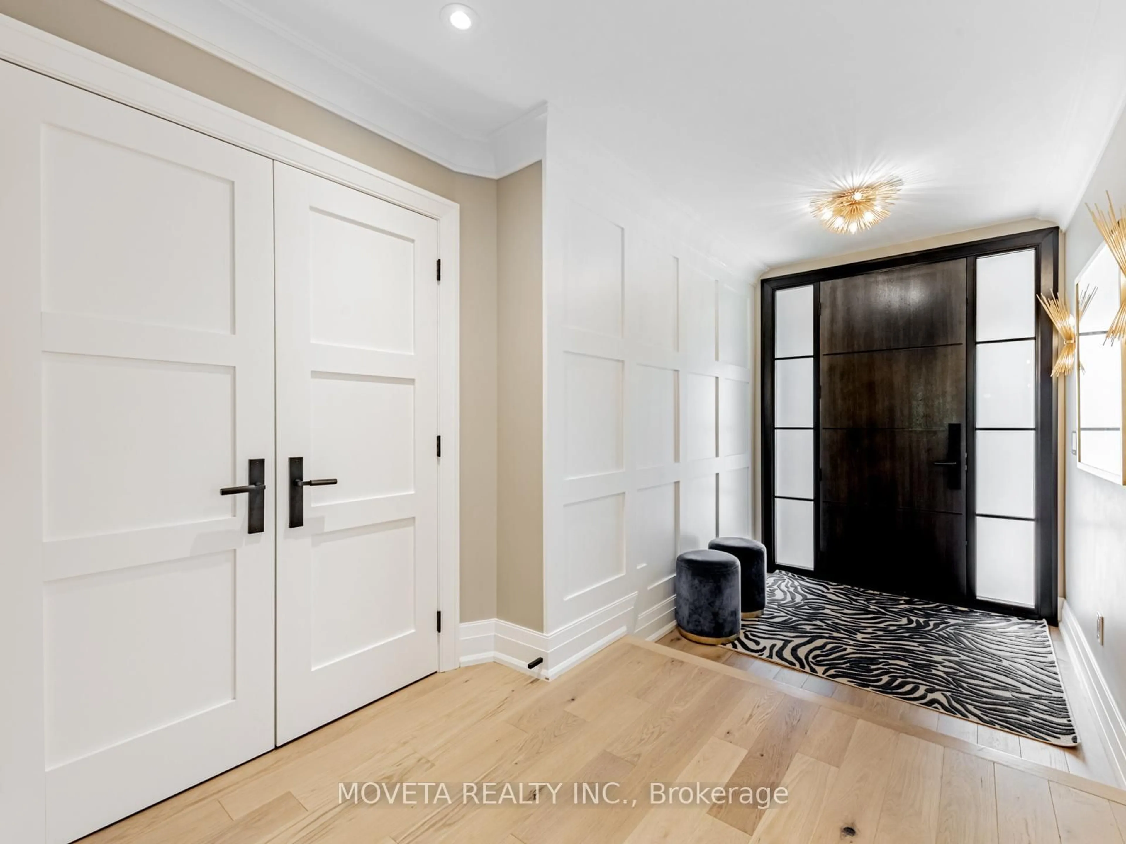 Indoor entryway for 59 Mellings Dr, Vaughan Ontario L4L 8J2