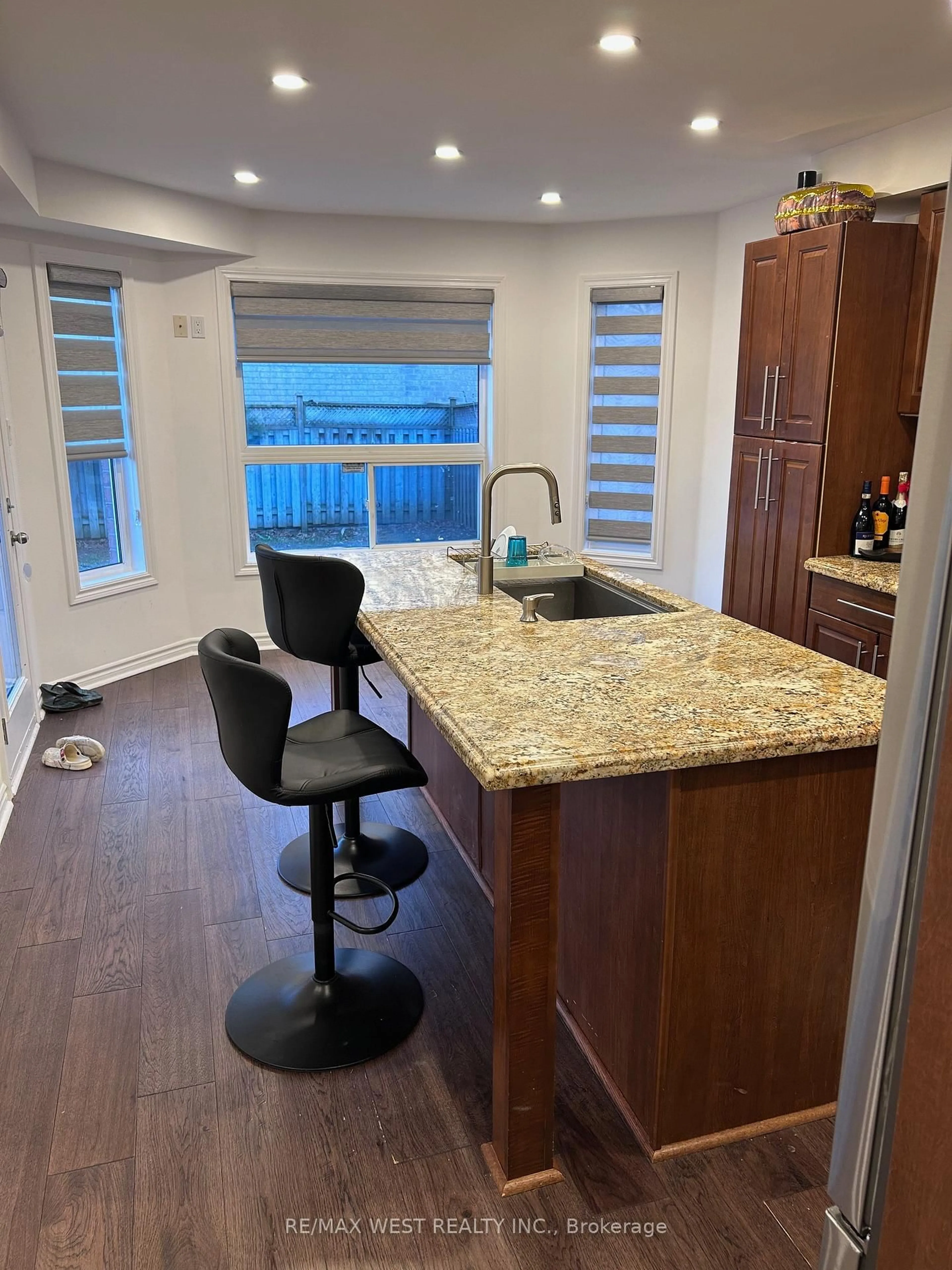 Open concept kitchen, unknown for 3 Amaryllis Ave, Richmond Hill Ontario L4E 3T7