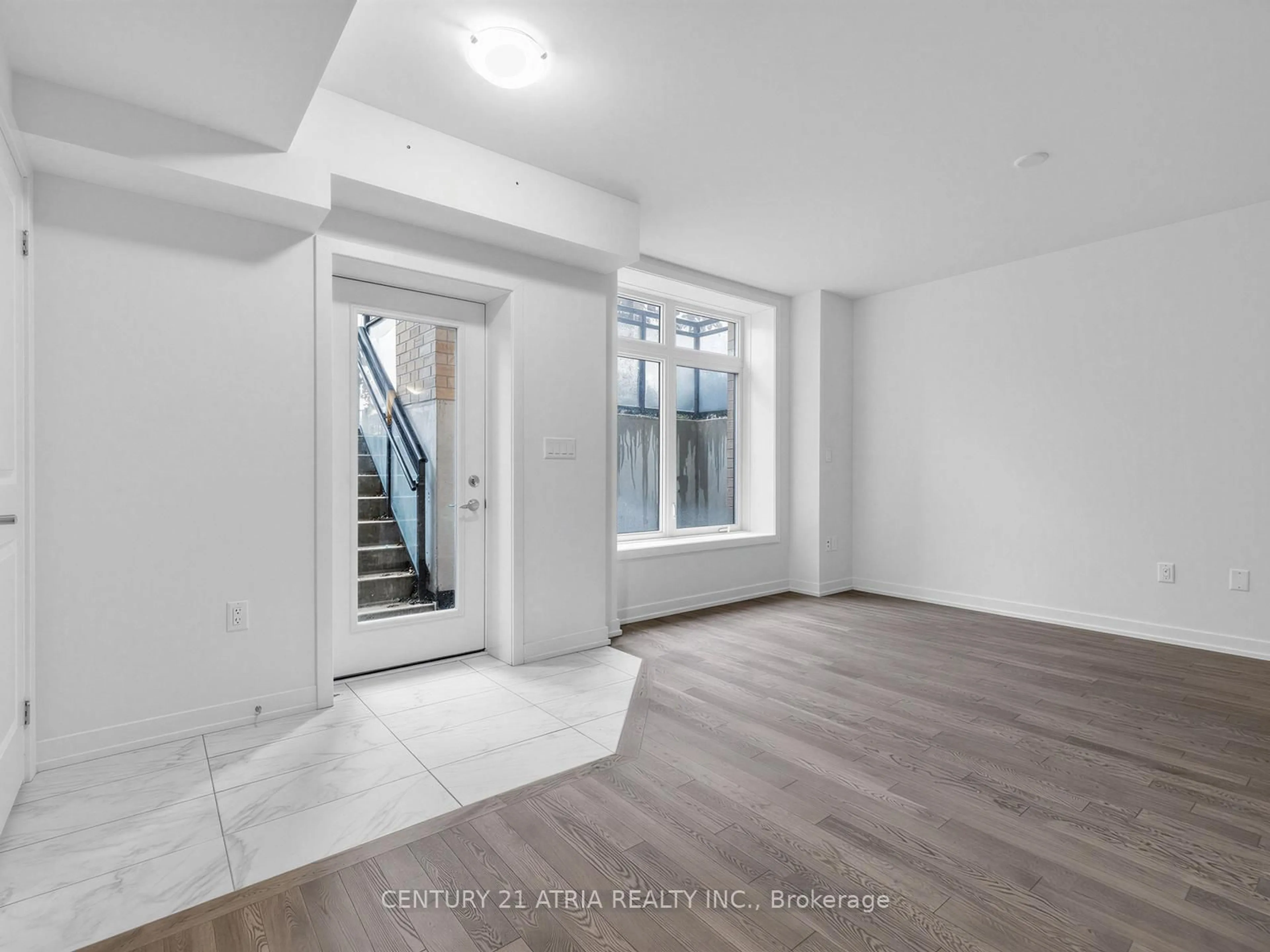 Indoor entryway for 58 Elizabeth St #2108, Richmond Hill Ontario L4C 5W2