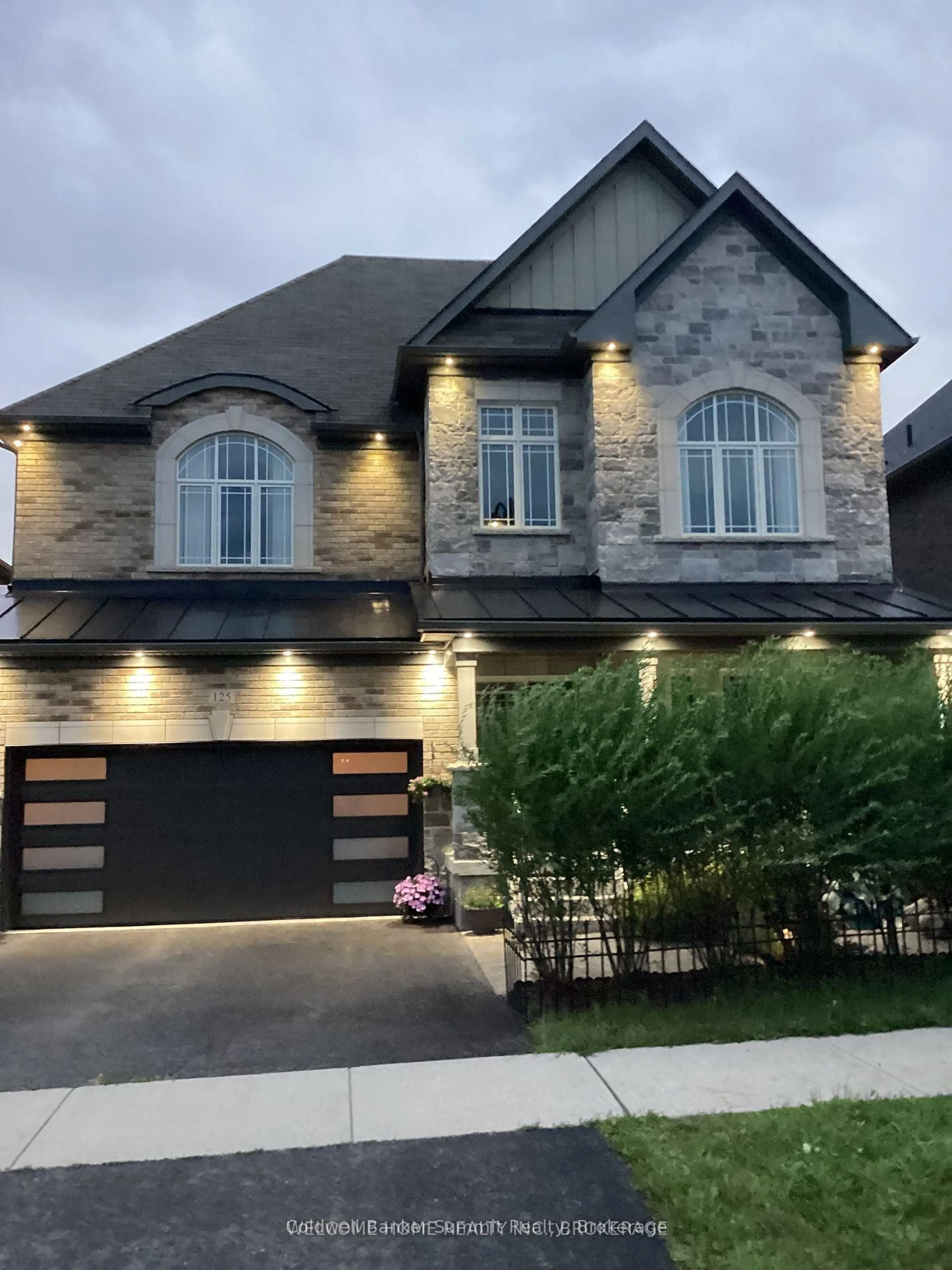 Home with brick exterior material, street for 125 Gardiner Dr, Bradford West Gwillimbury Ontario L3Z 0J6