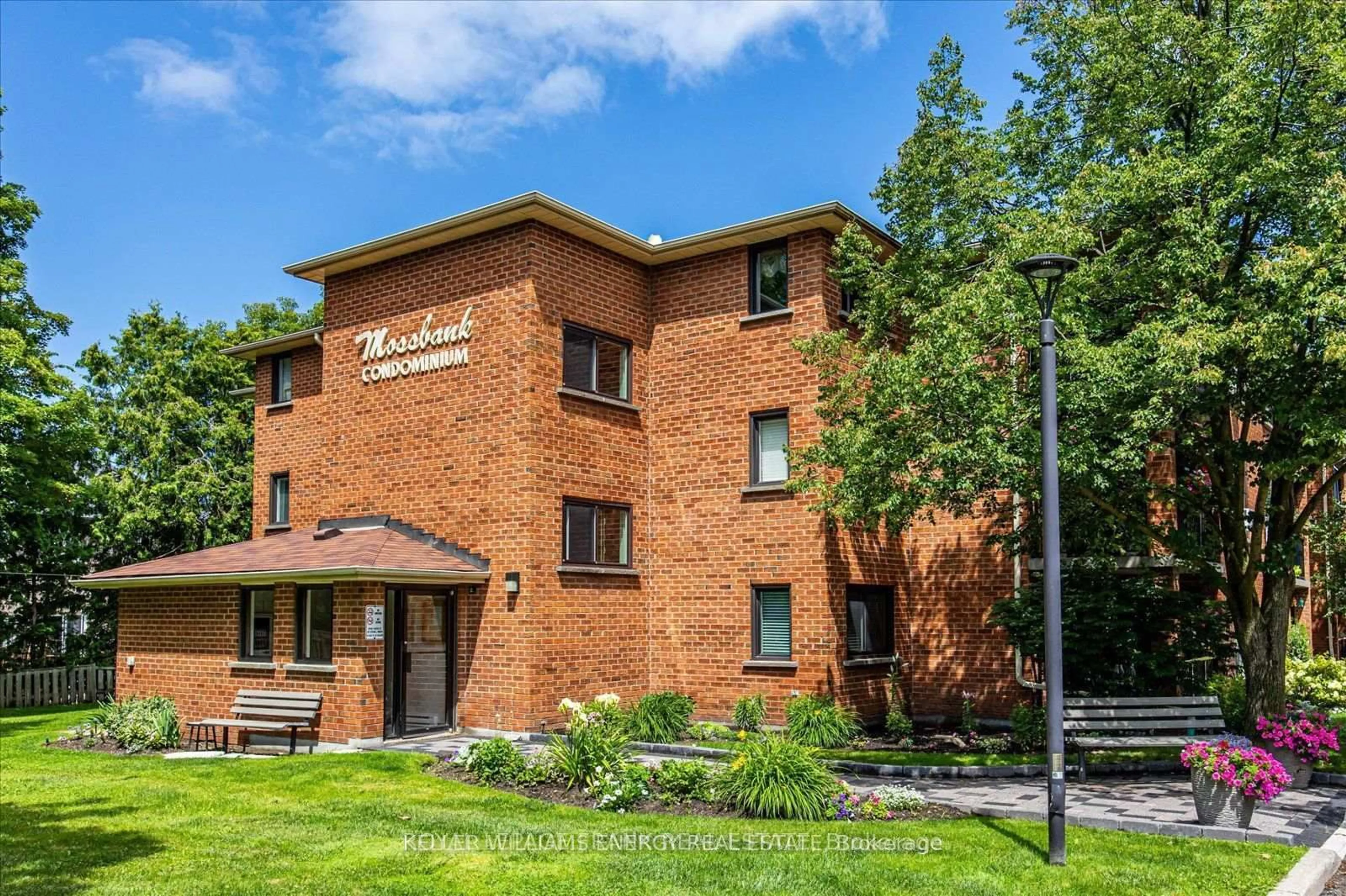 Home with brick exterior material, building for 219 Main St #304, Uxbridge Ontario L9P 1C4