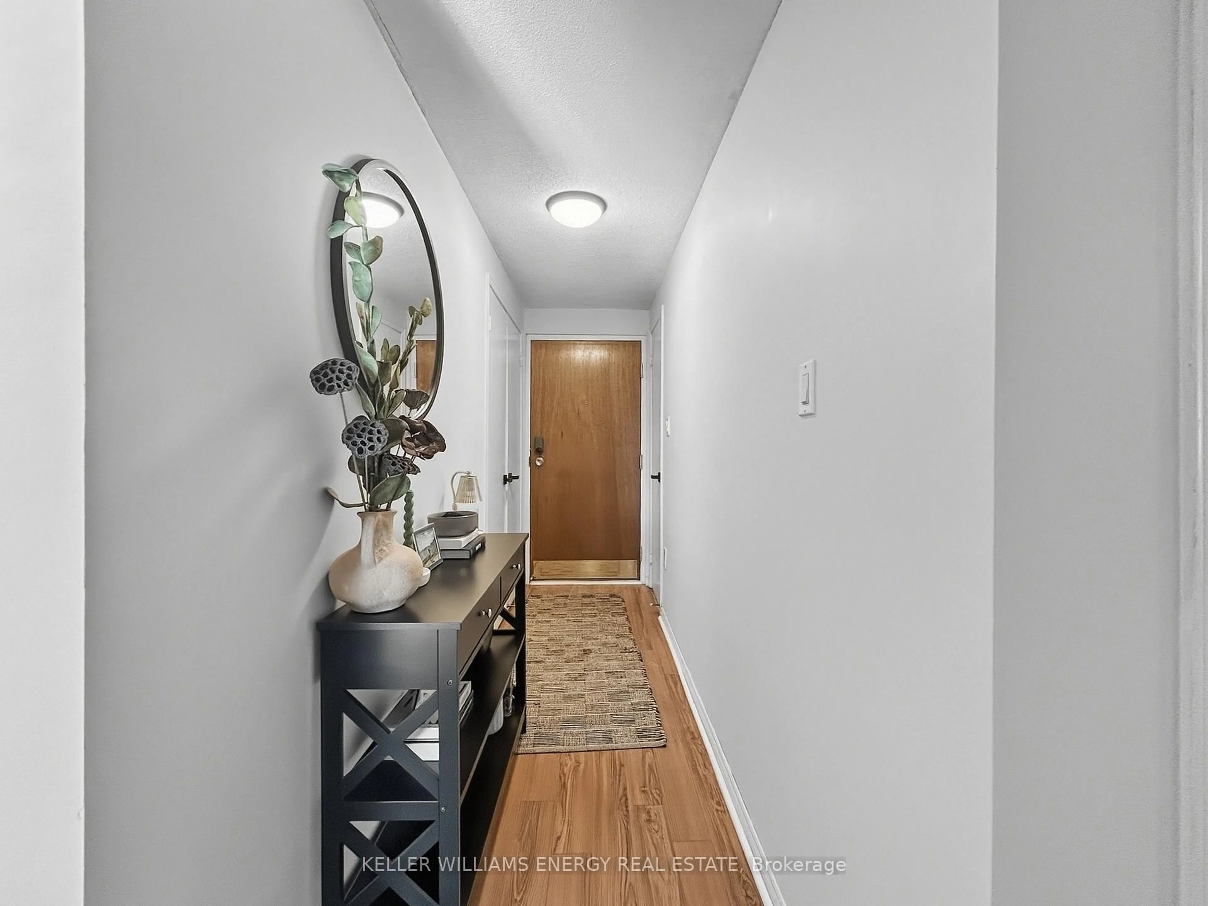 Indoor entryway for 219 Main St #304, Uxbridge Ontario L9P 1C4