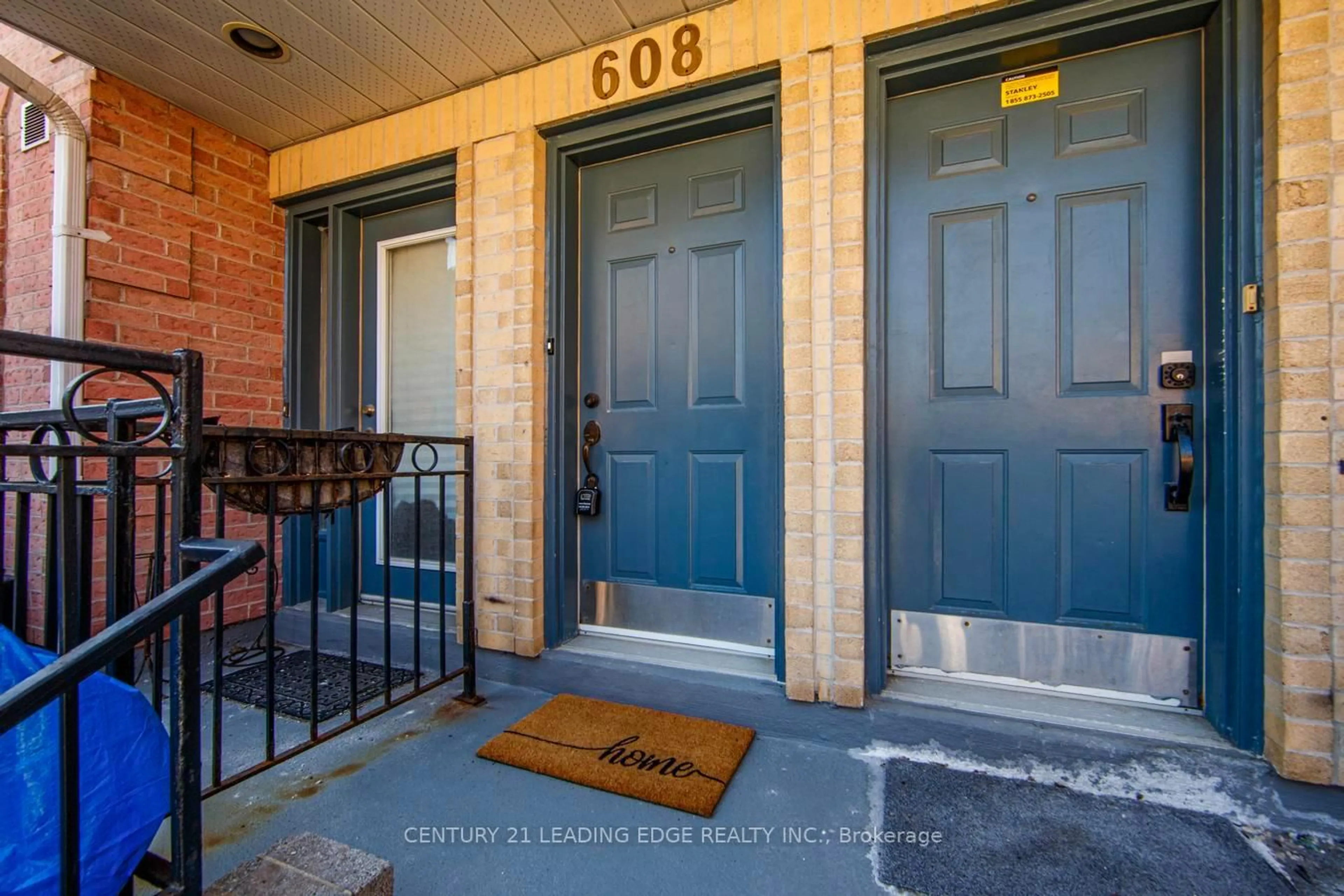 Indoor entryway for 75 Weldrick Rd #608, Richmond Hill Ontario L4C 0H9