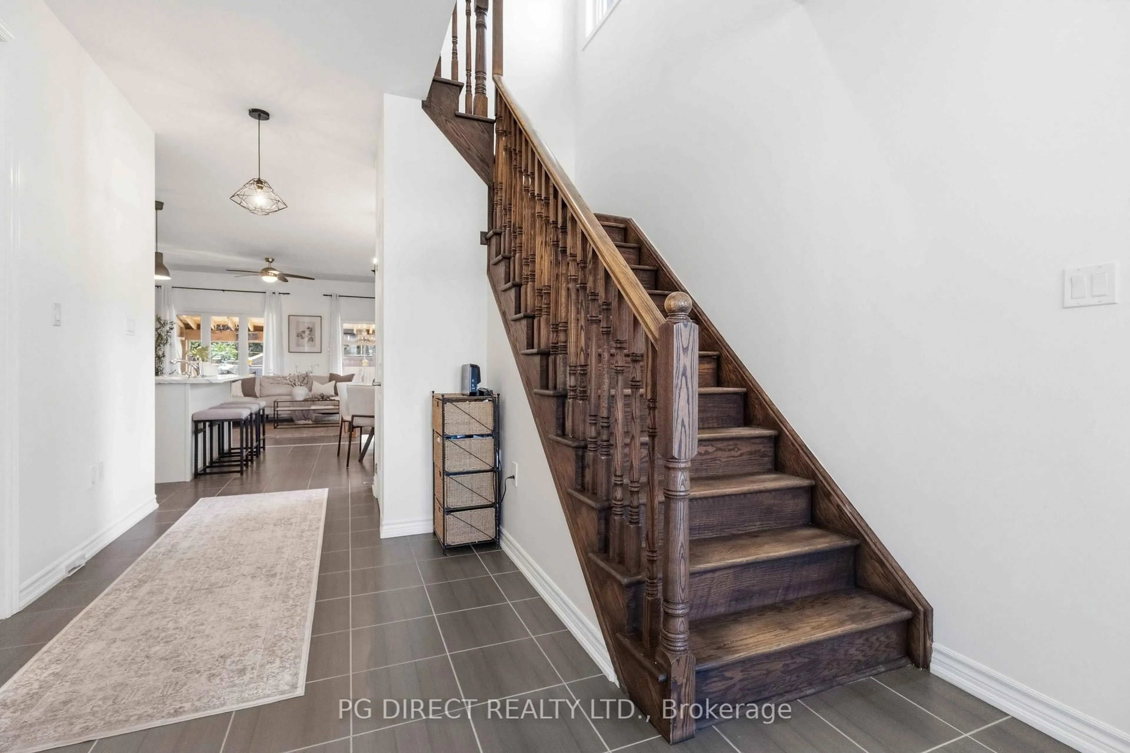 Stairs for 1 Michael Cummings Crt, Uxbridge Ontario L9P 0E6