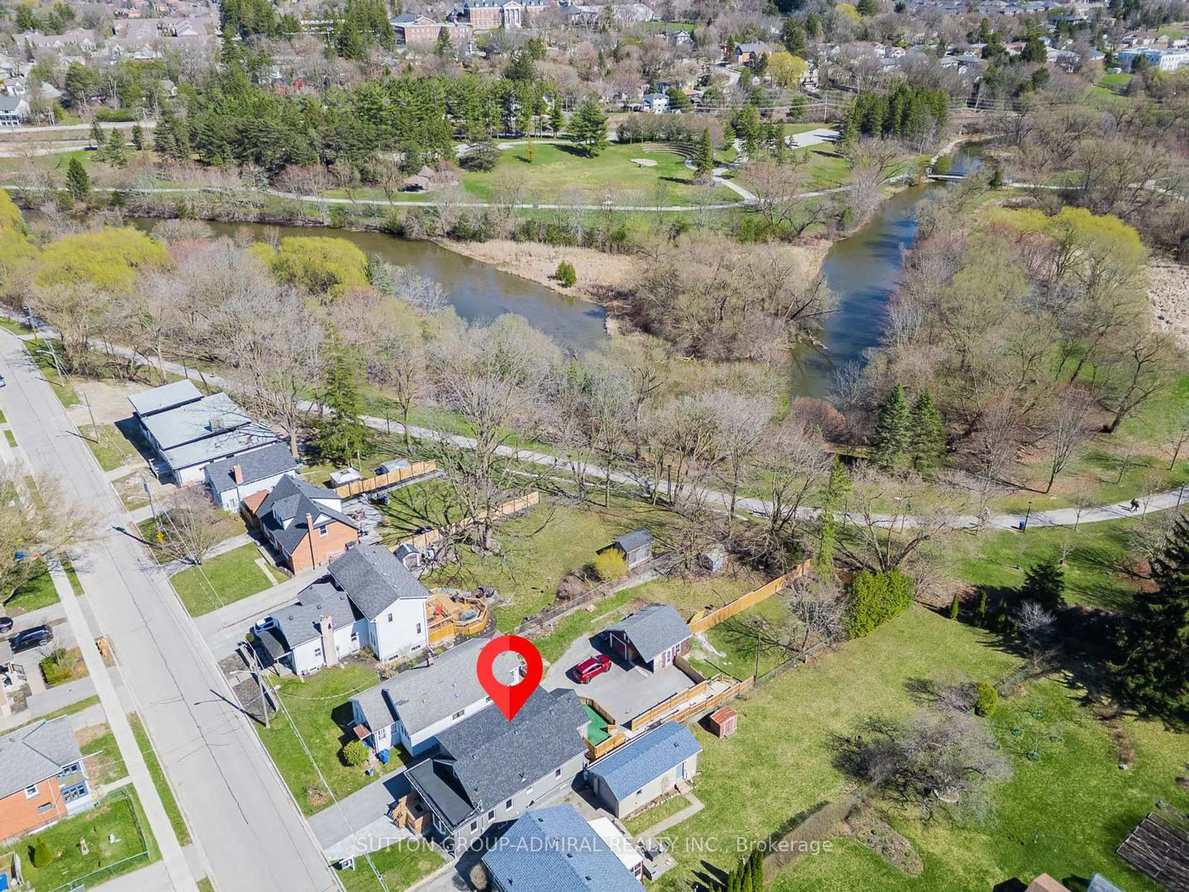 A pic from outside/outdoor area/front of a property/back of a property/a pic from drone, water/lake/river/ocean view for 408 Andrew St, Newmarket Ontario L3Y 1H4