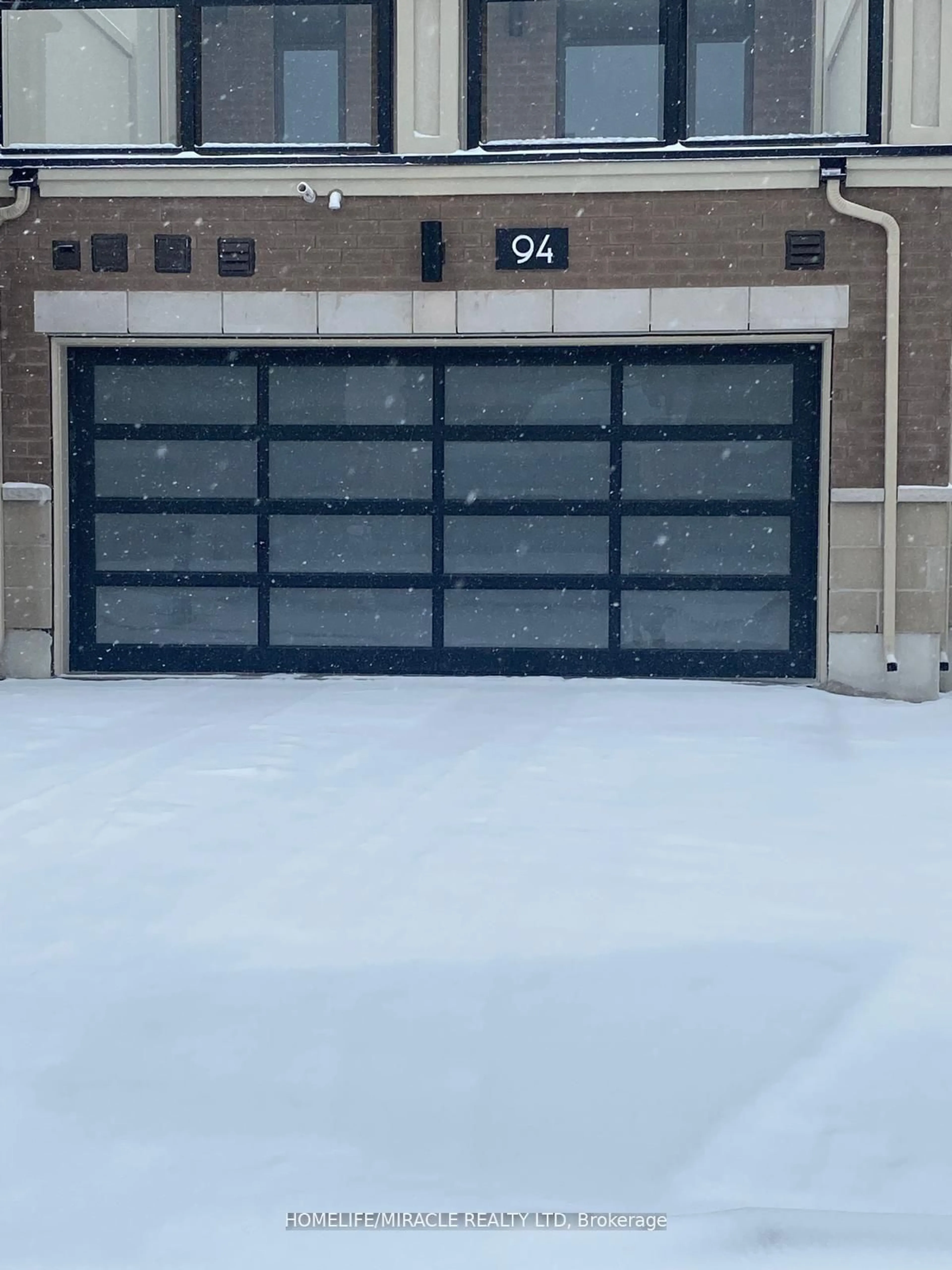 Indoor garage for 94 Robert Eaton Ave, Markham Ontario L3S 0G1