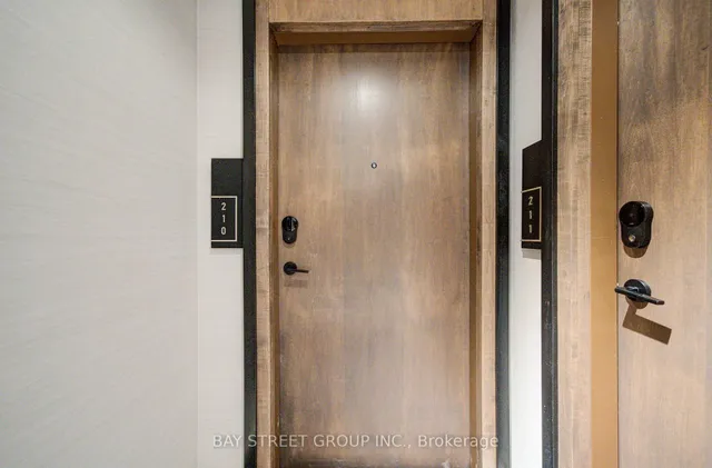 120 Eagle Rock Way #210, Vaughan 3