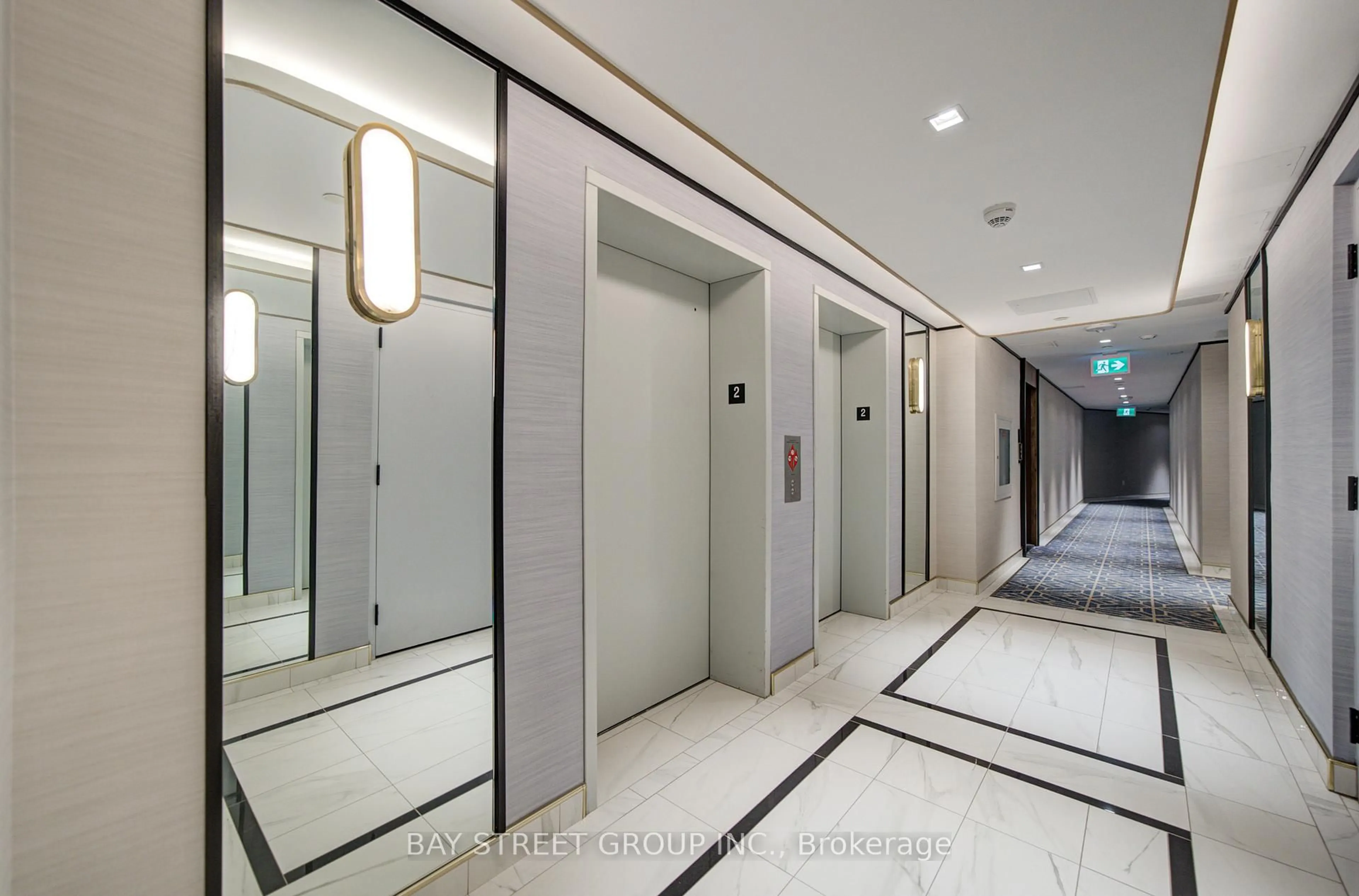 Indoor foyer for 120 Eagle Rock Way #210, Vaughan Ontario L6A 5C2