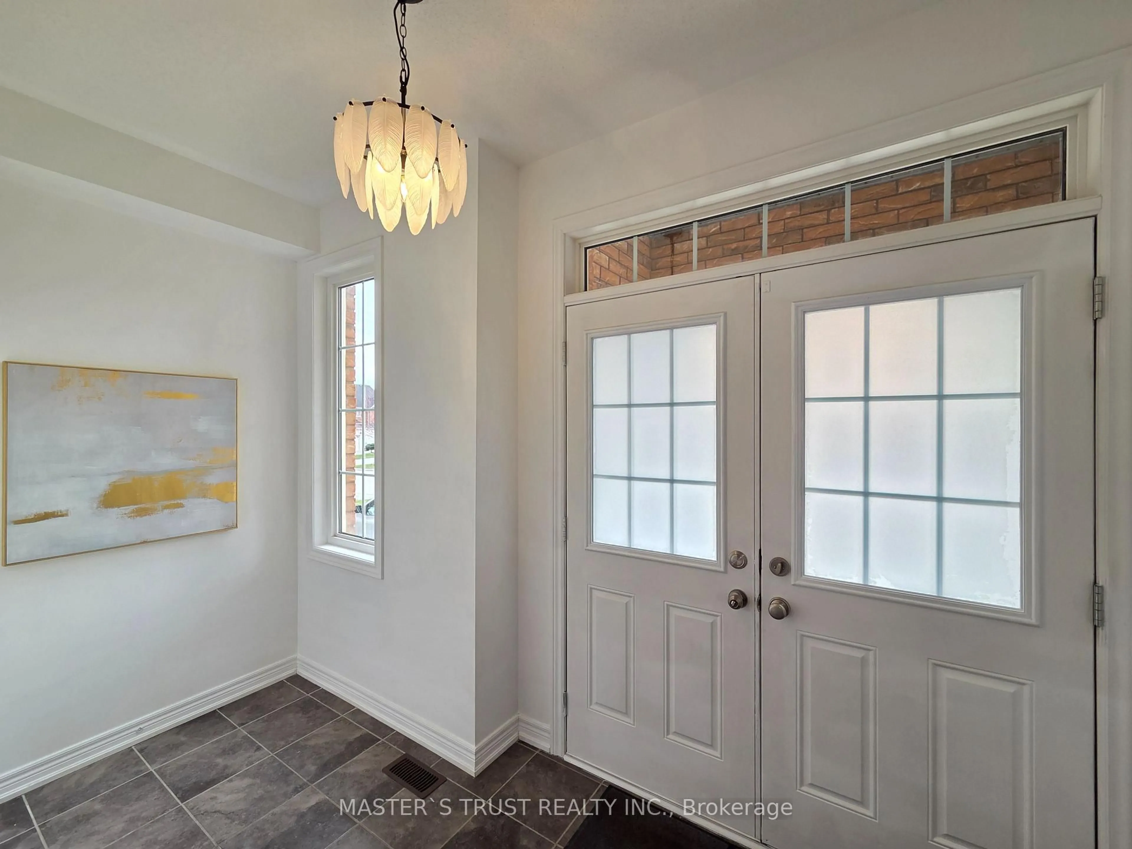 Indoor entryway for 11 Beacon Point St, Markham Ontario L6E 0P3