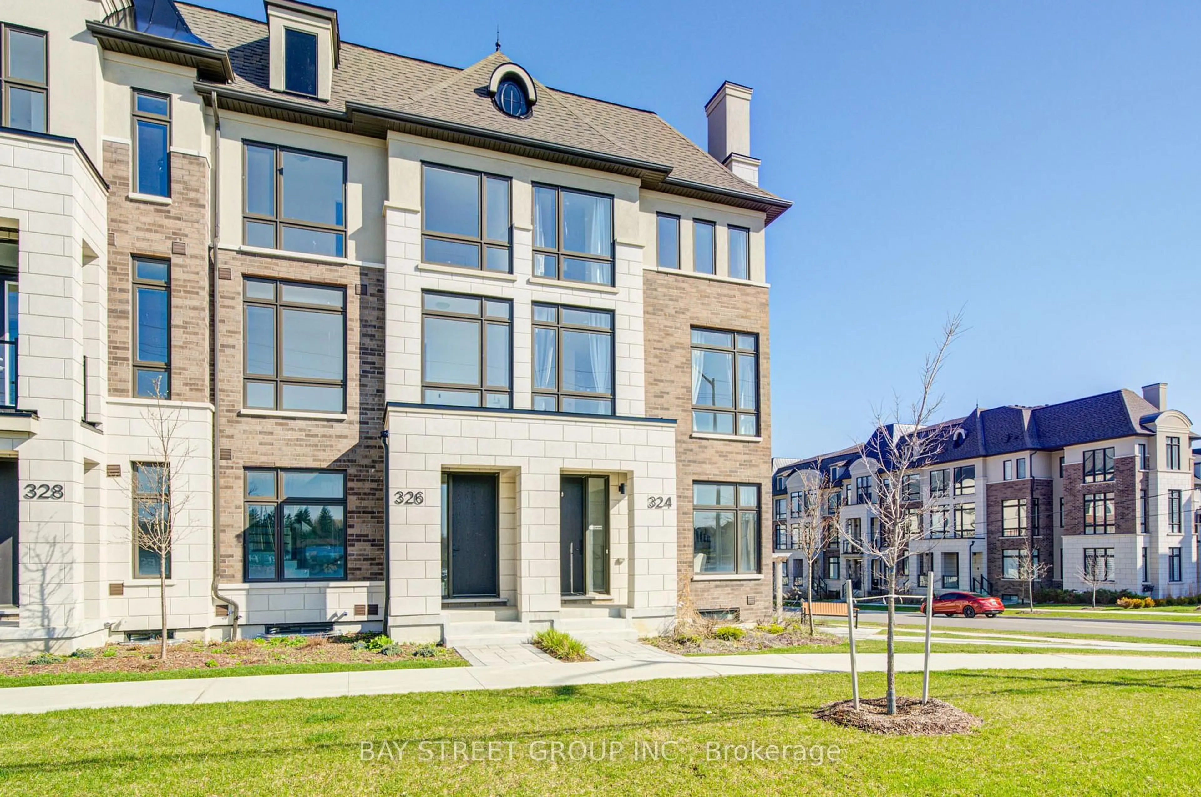 Home with brick exterior material, unknown for 324 King Rd, Richmond Hill Ontario L4E 1L4