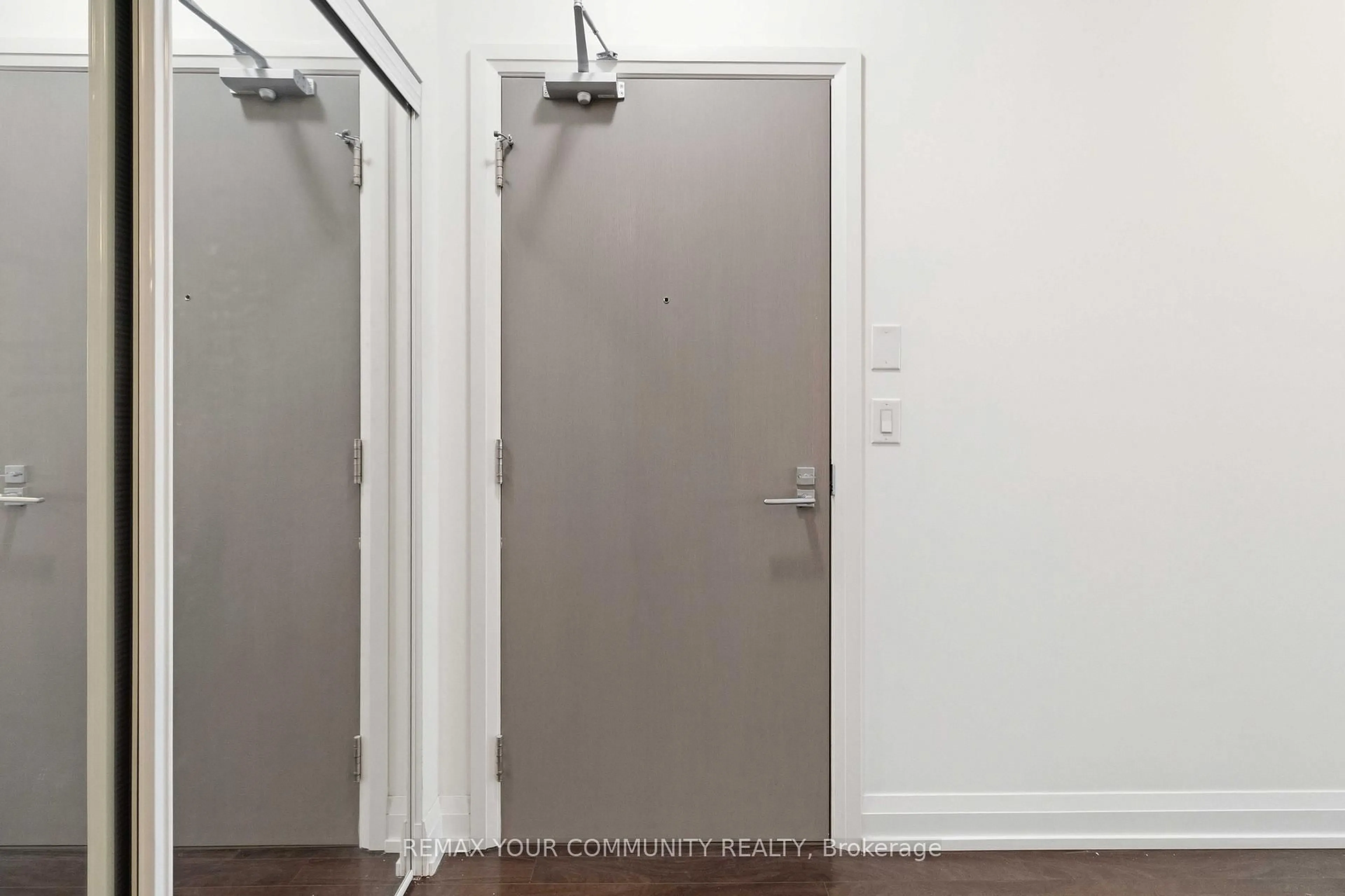 Unknown for 7167 Yonge St #418, Markham Ontario L3T 0E1