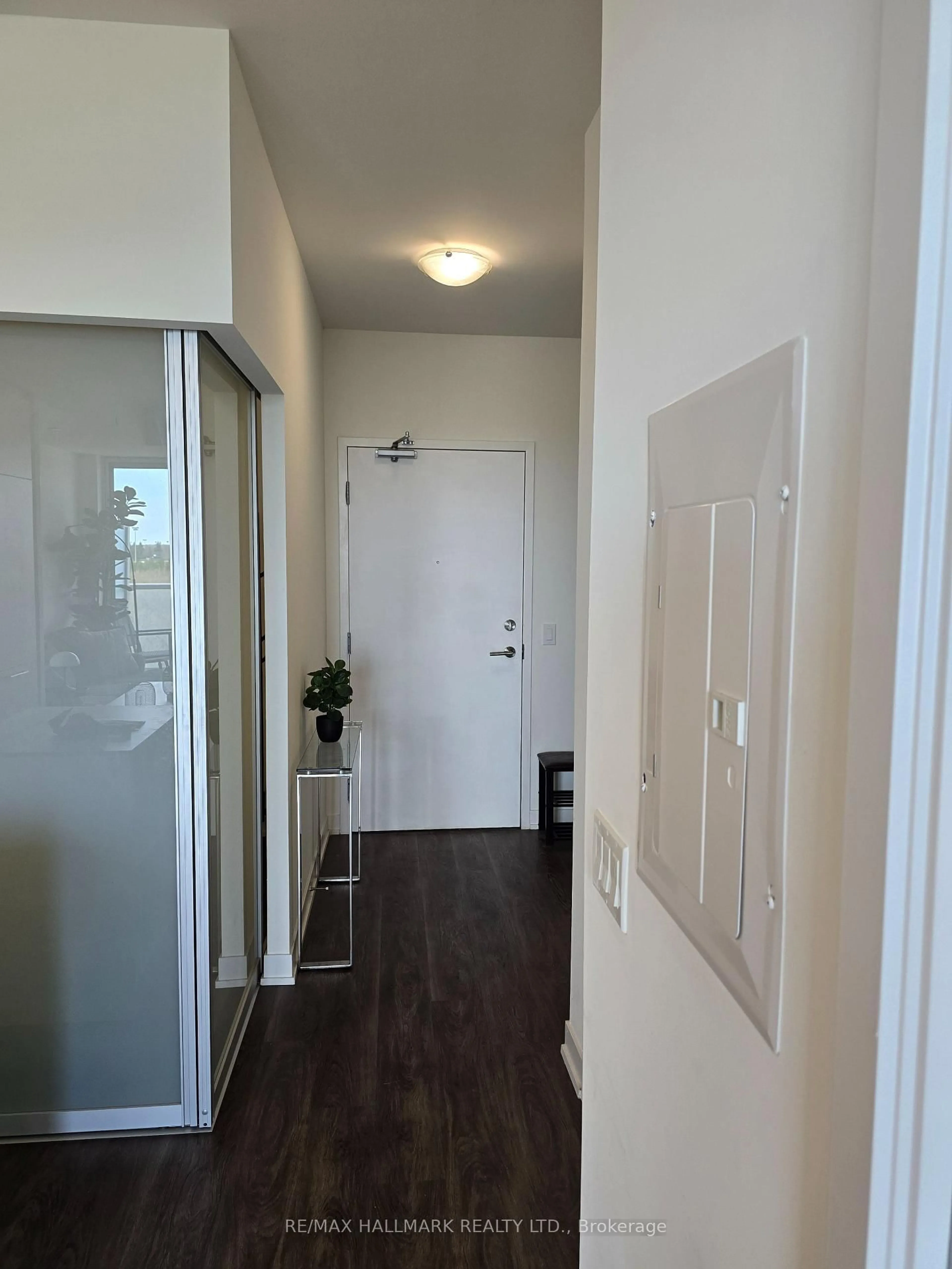 Indoor entryway for 6 DAVID EYER Rd #707, Richmond Hill Ontario L4S 0N5