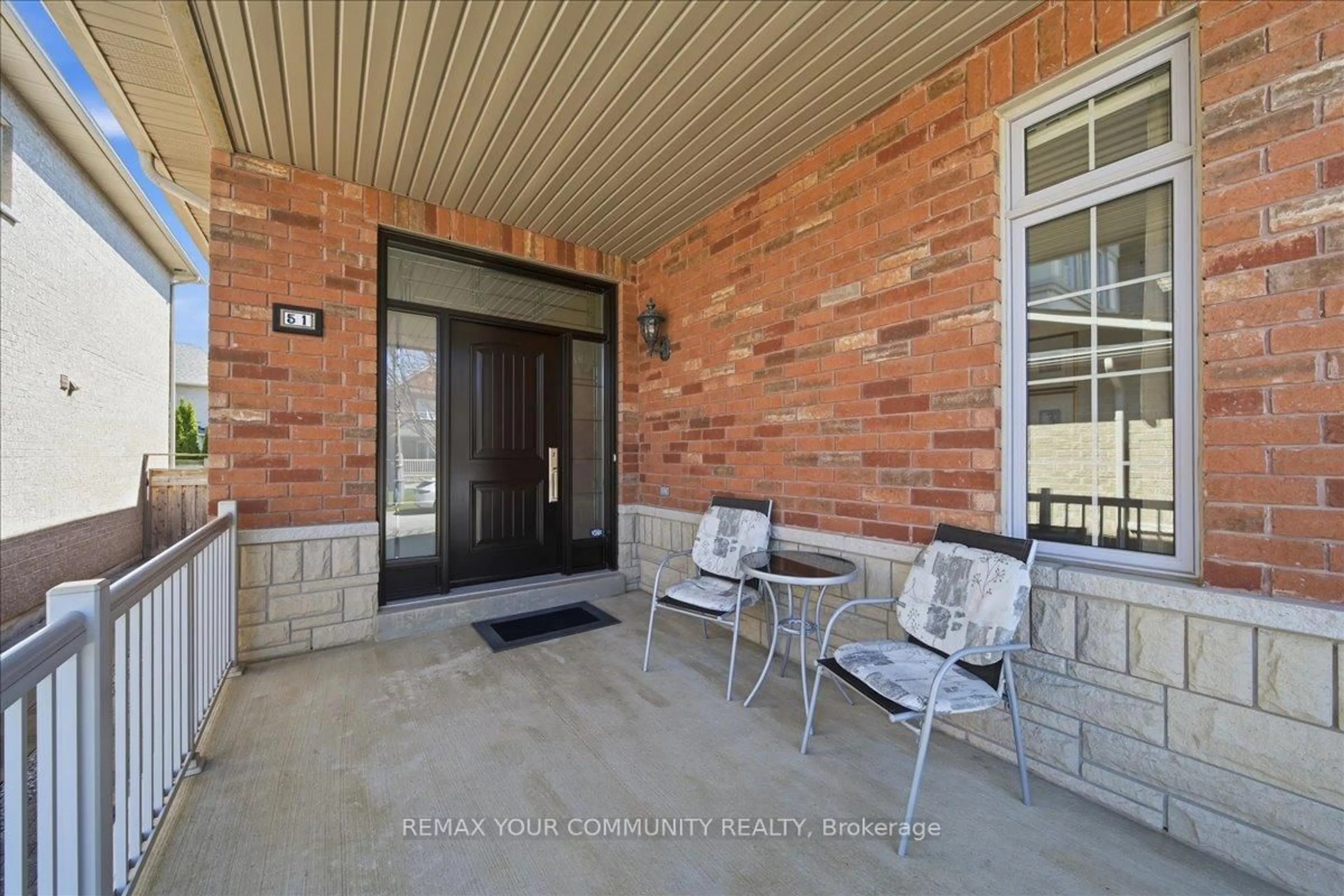 Indoor entryway for 51 Tonner Cres, Aurora Ontario L4G 0G6