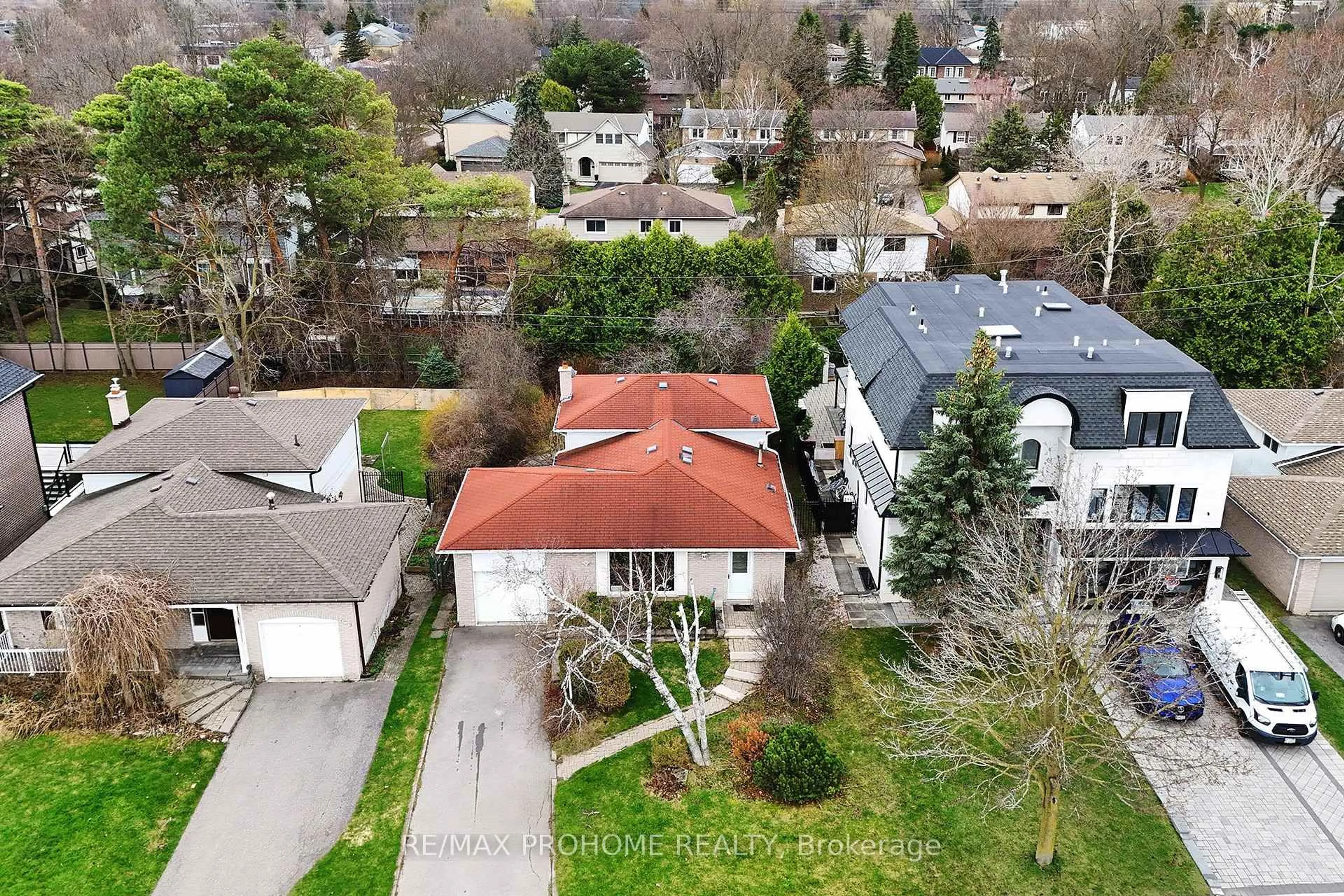 A pic from outside/outdoor area/front of a property/back of a property/a pic from drone, street for 157 Fitzgerald Ave, Markham Ontario L3R 1R7
