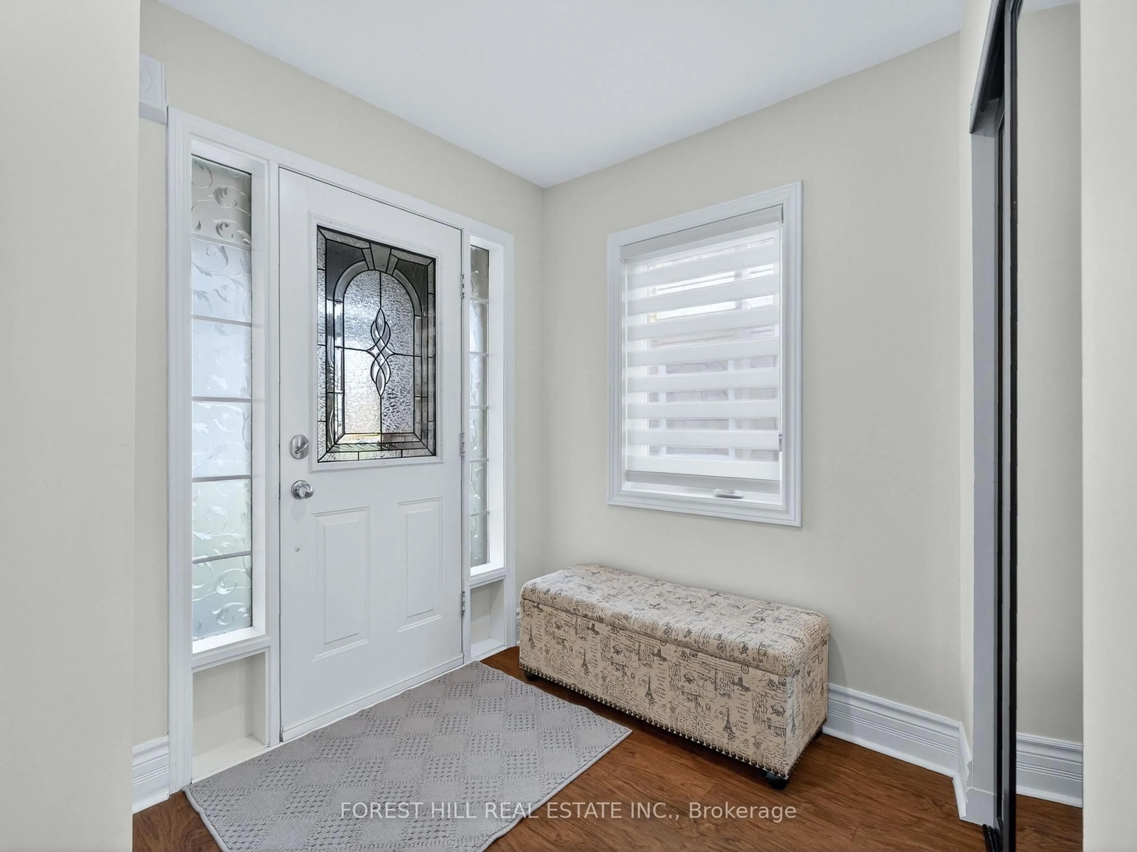 Indoor entryway for 92 Noble Dr, Bradford West Gwillimbury Ontario L3Z 3B4